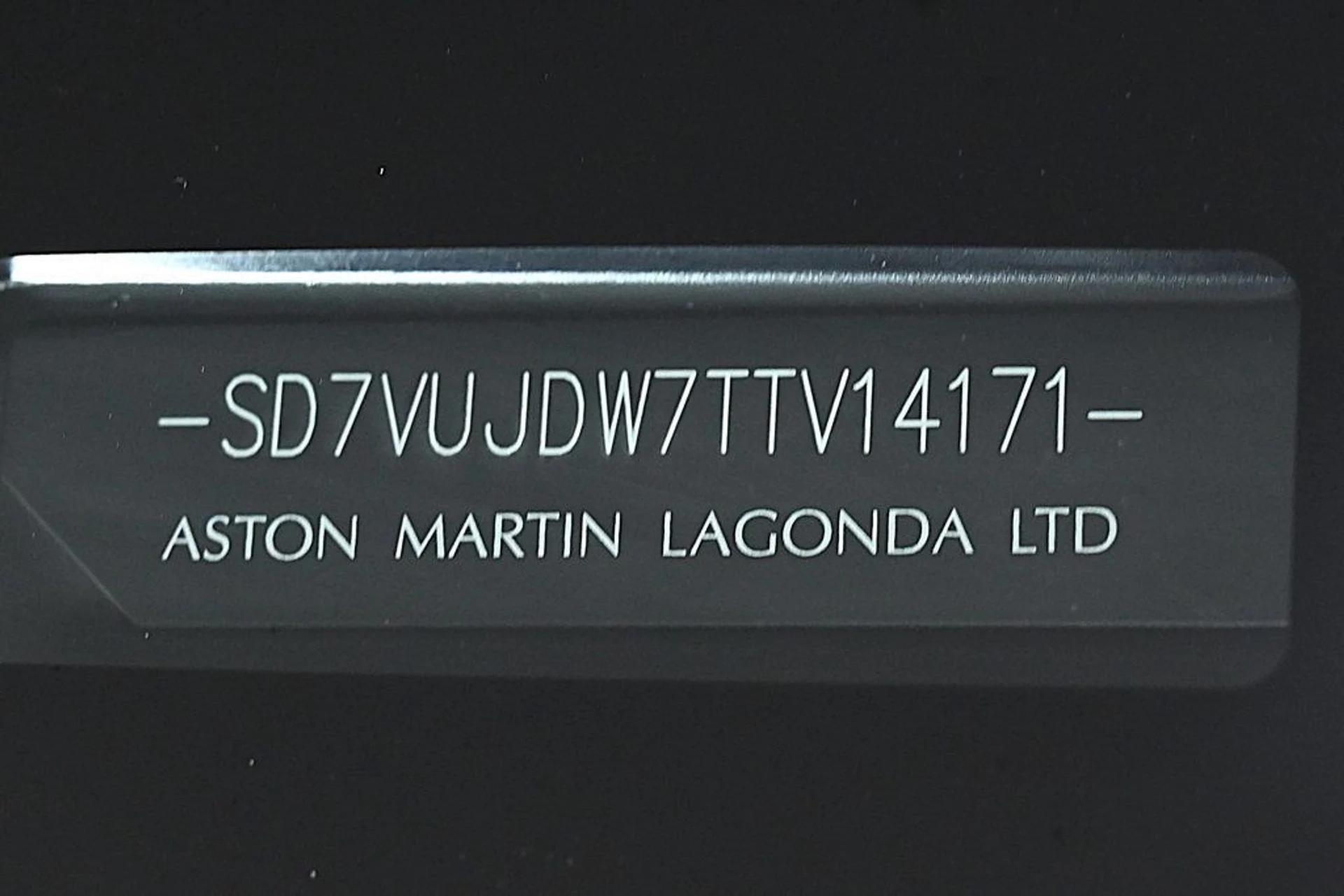 mph028_1821899931_new_2026_aston_martin_dbx_707awd_11350_22961109_28_1024_e9410c6e4b