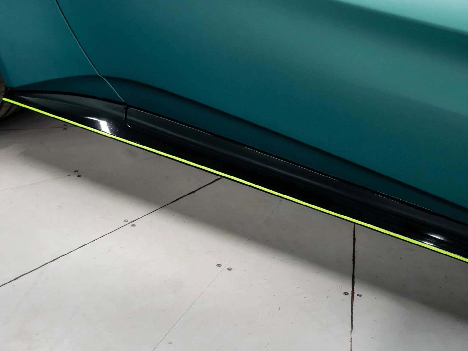 mph028_182256210_aston_martin_vantage_2023_6591279934
