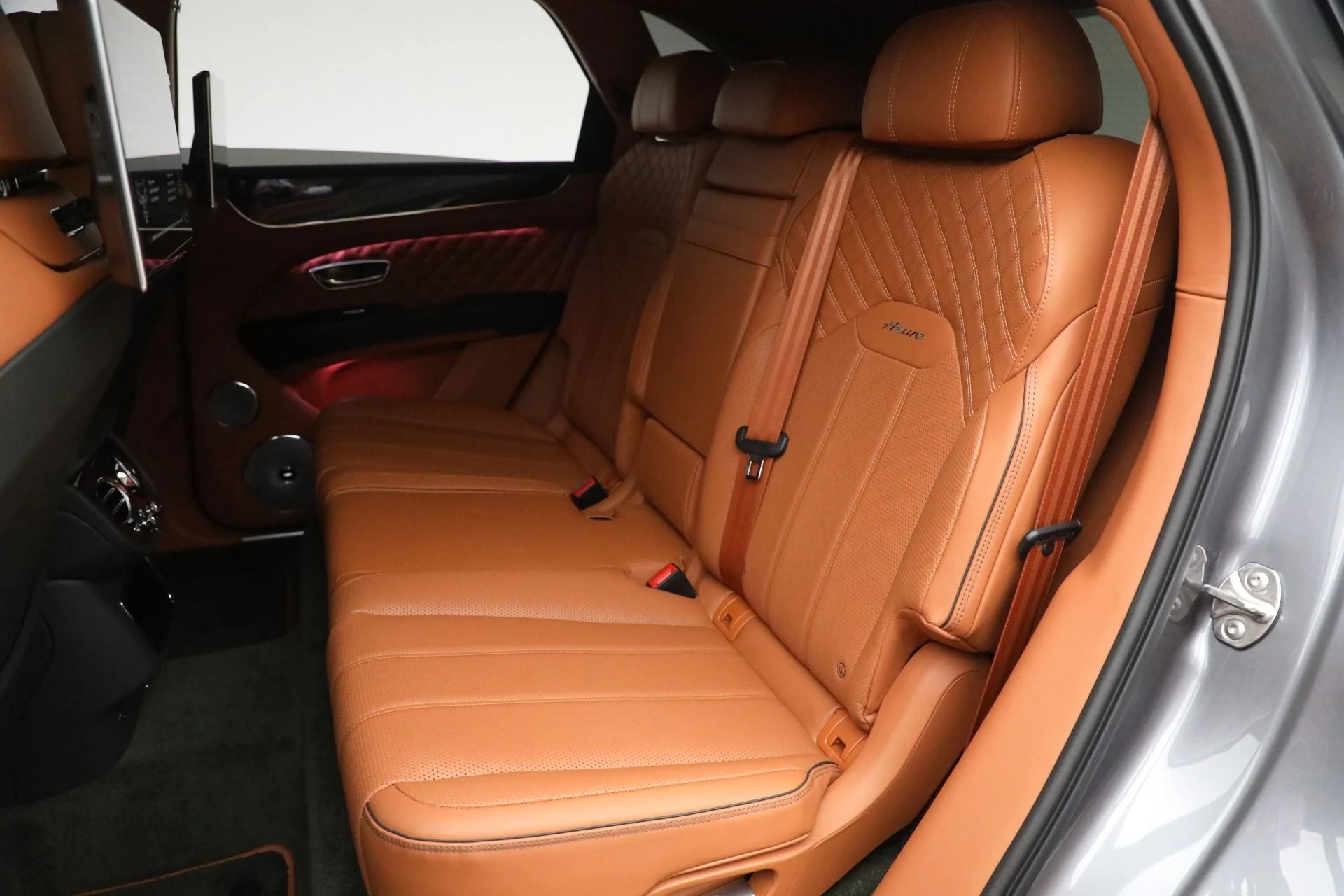 mph028_1826911244_Used_2023_Bentley_Bentayga_Azure_Hybrid_1721850994_9b4c90d49f
