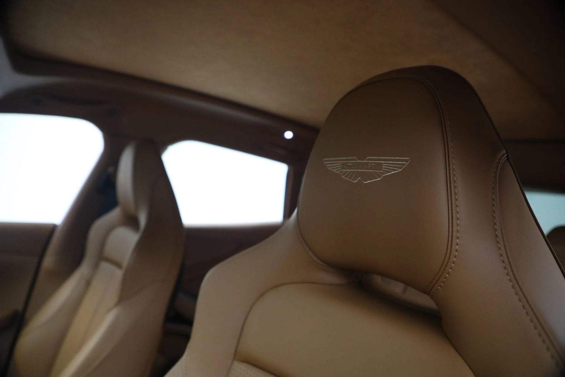 mph028_1826971458_New_2026_Aston_Martin_DBX_707_1767986606_b0a040d78f