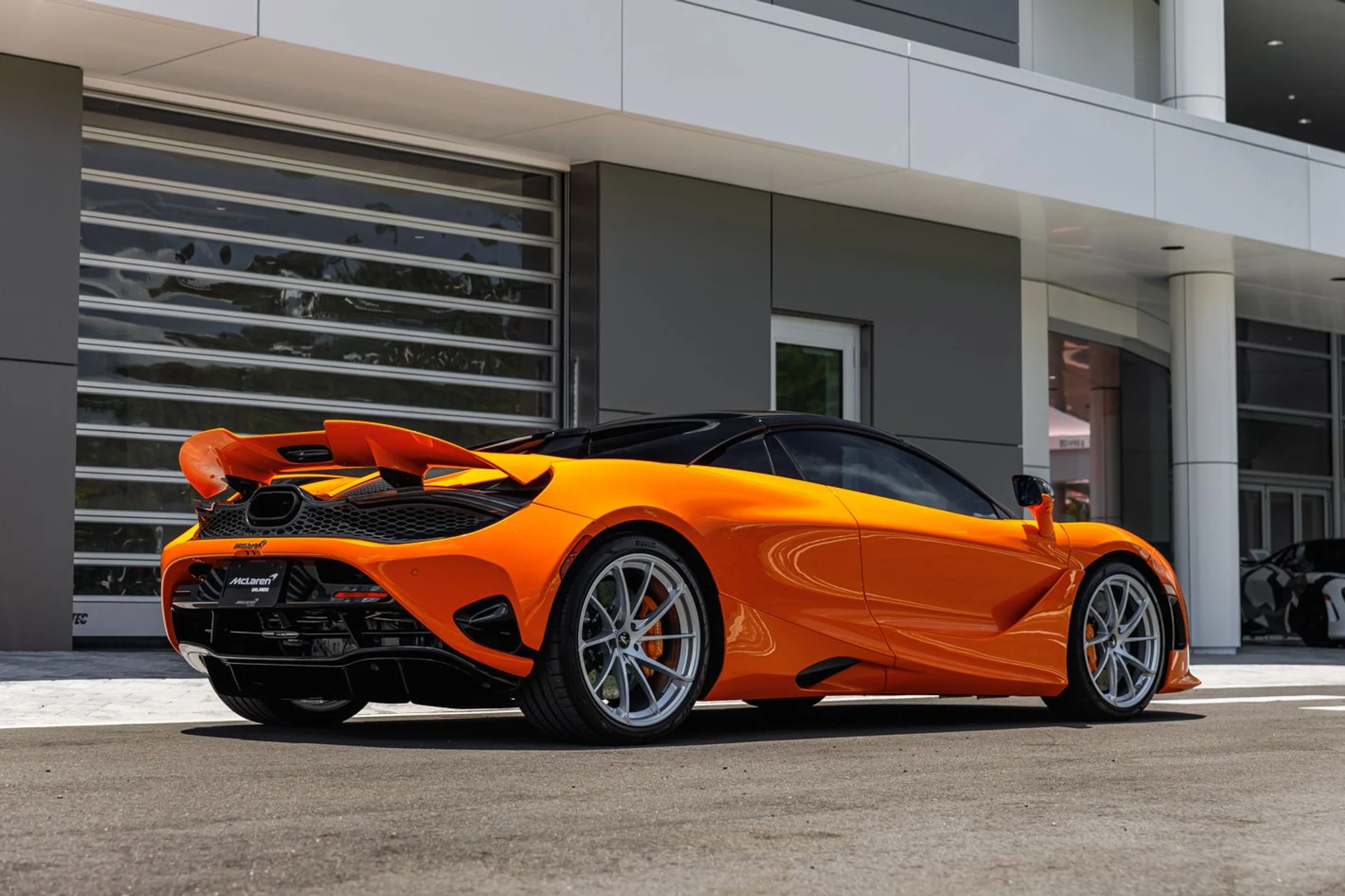 mph028_1829351727_Used_2024_Mc_Laren_750_S_Spider_0aac108e6e