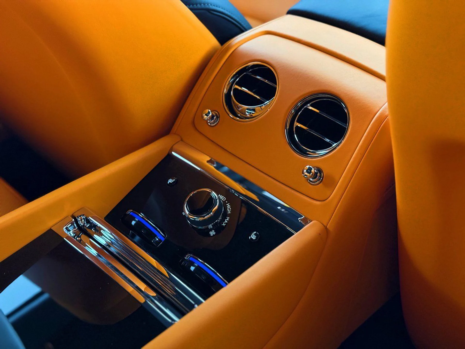 mph028_1830767734_f0fec315a3cfe8bf8d1d6d58d839b010x_e3886ae52d