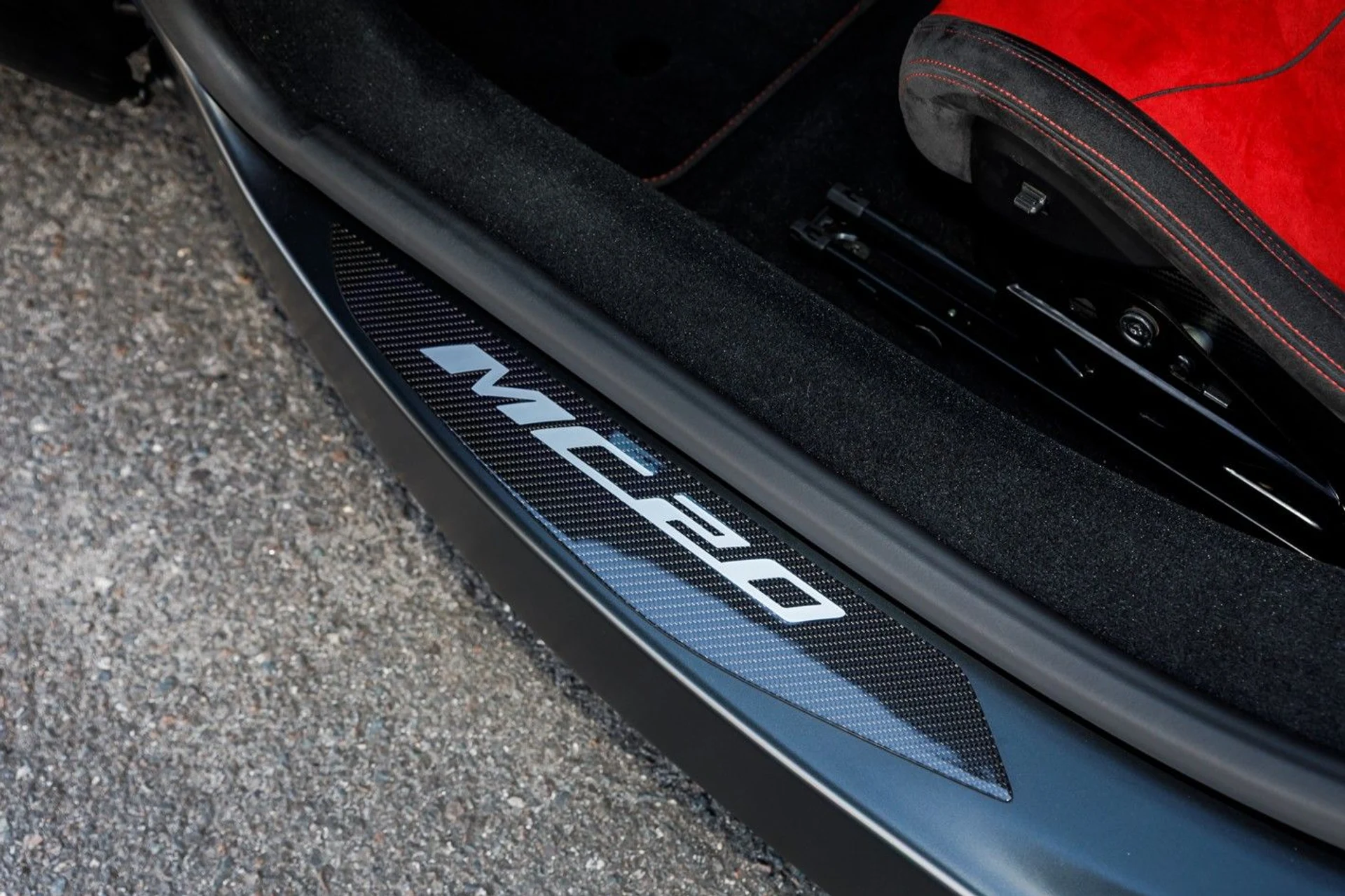 mph028_1831186342_641_p29_l_5aec4aa243