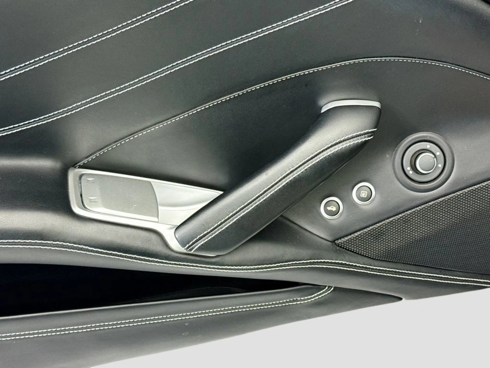 mph028_1835388483_used_2015_ferrari_california_t2drconvertible_8119_23024699_29_1024_32a1ec0c02