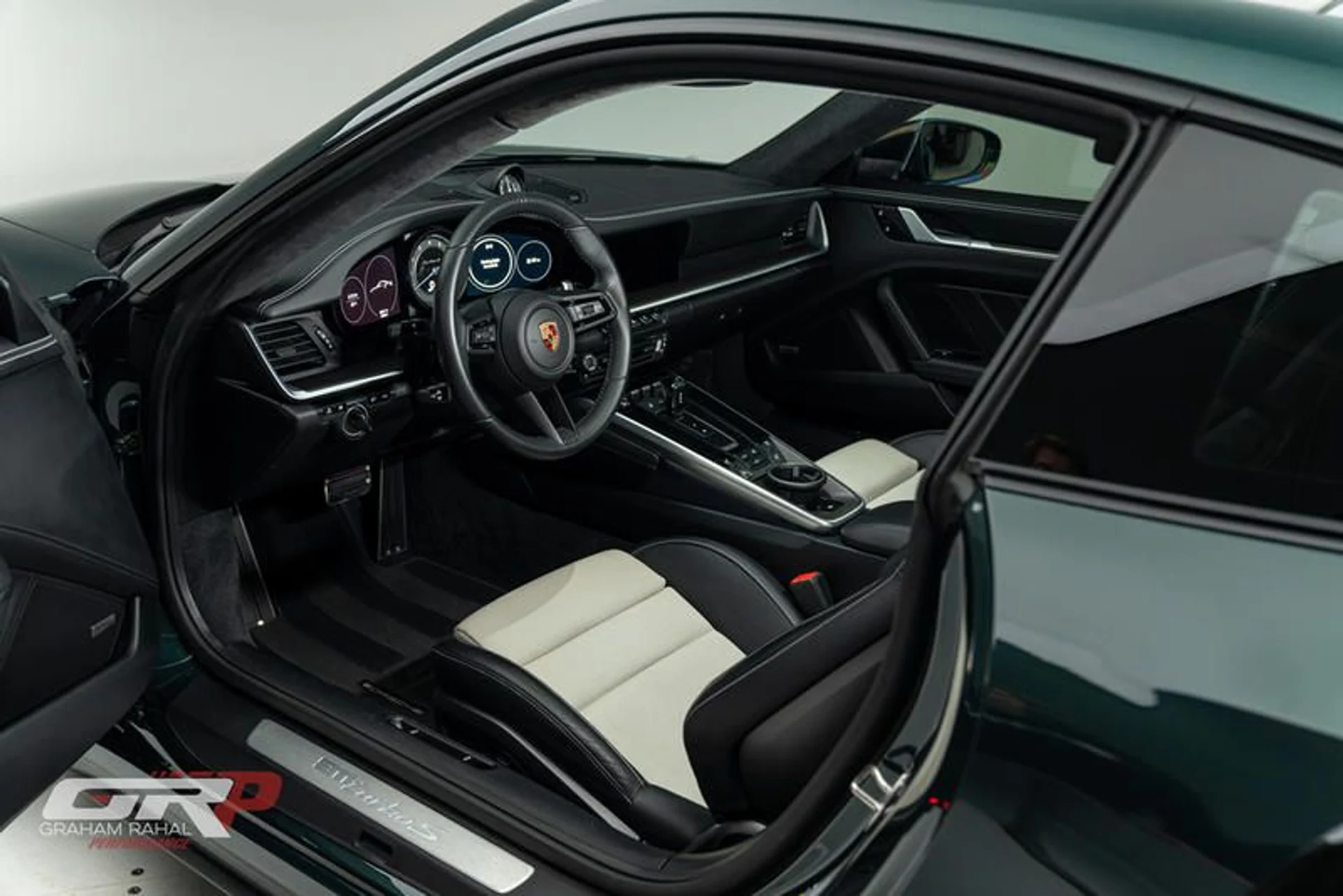 mph028_1837924416_EBD_257_D3_36_AD_4_CB_5_8_EDB_B0_EE_5662_D99_F_aa99e200b6