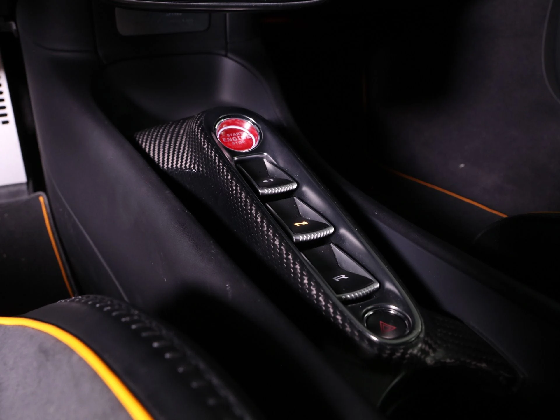 mph028_1850166636_Used_2023_Mc_Laren_Artura_Performance_1751935312_fbefbf8d1f