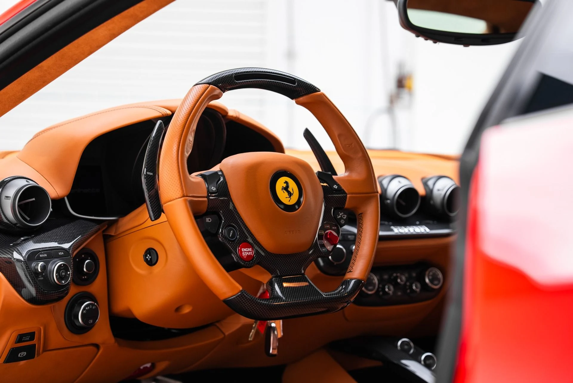 mph028_1852541118_Used_2014_Ferrari_F12berlinetta_1767981963_55fe31efe3