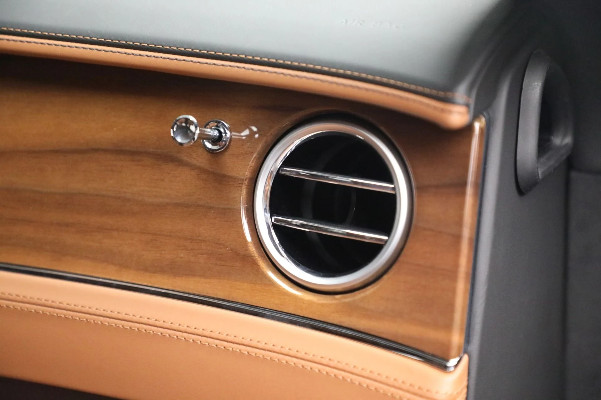 mph028_1860646684_New_2024_Bentley_Continental_GT_Edition_8_b437b79acf