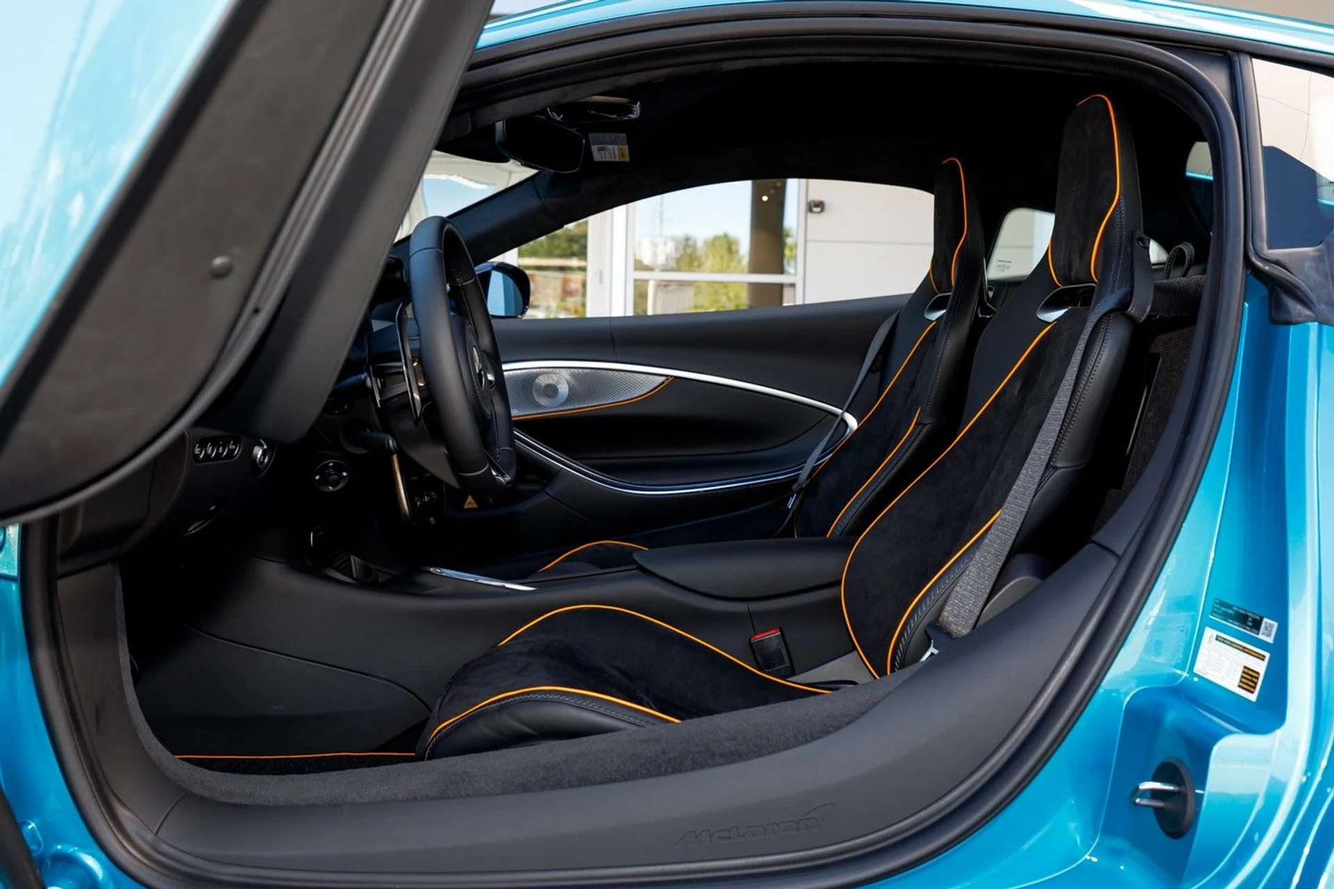 mph028_186117623_602_p29_l_1dd314747a