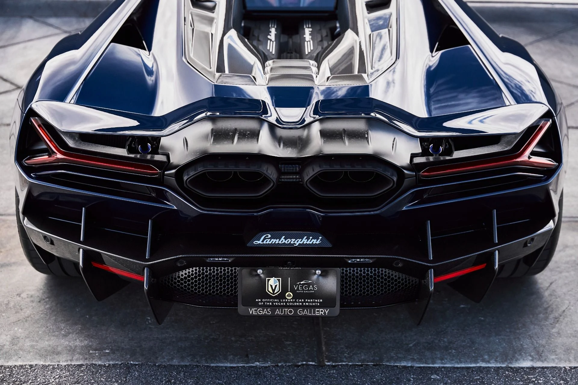 mph028_1864207236_Used_2025_Lamborghini_Revuelto_Base_1777078095_de1ee41781