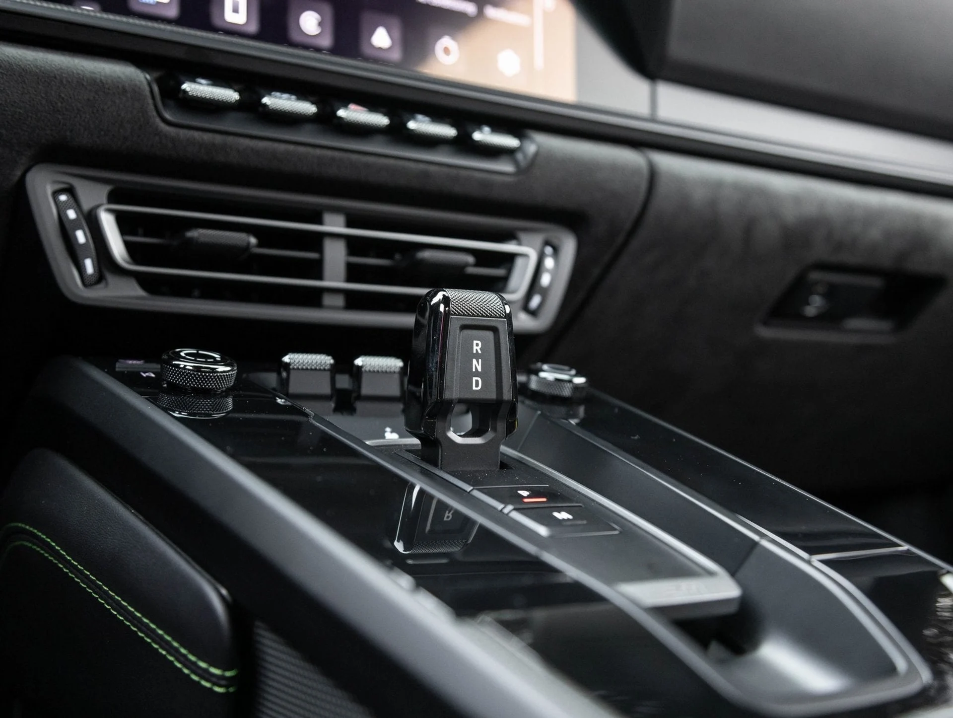 mph028_1865457583_29_3f38919175