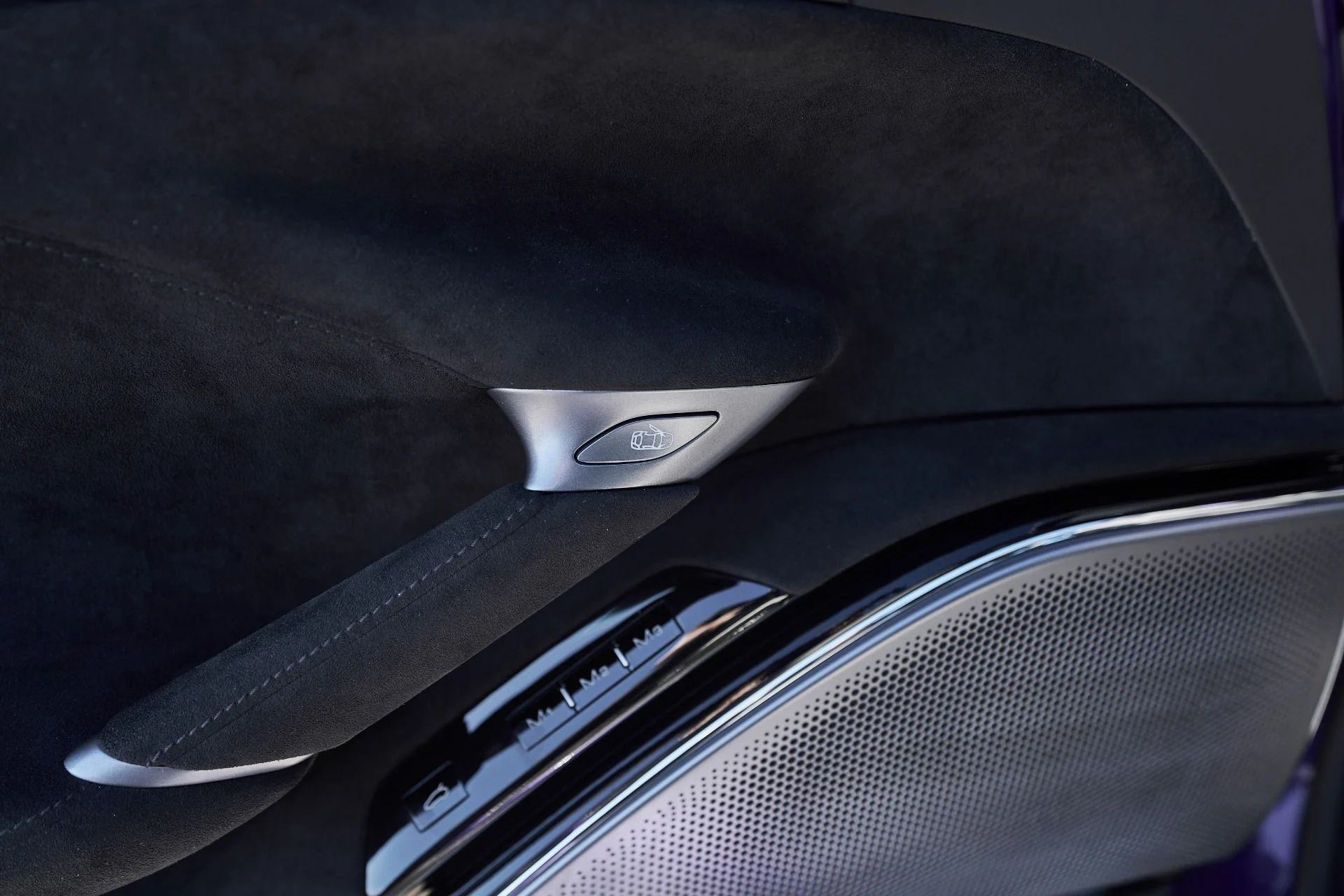 mph028_1867274938_Used_2024_Ferrari_Roma_Base_1762022565_7289a887c3