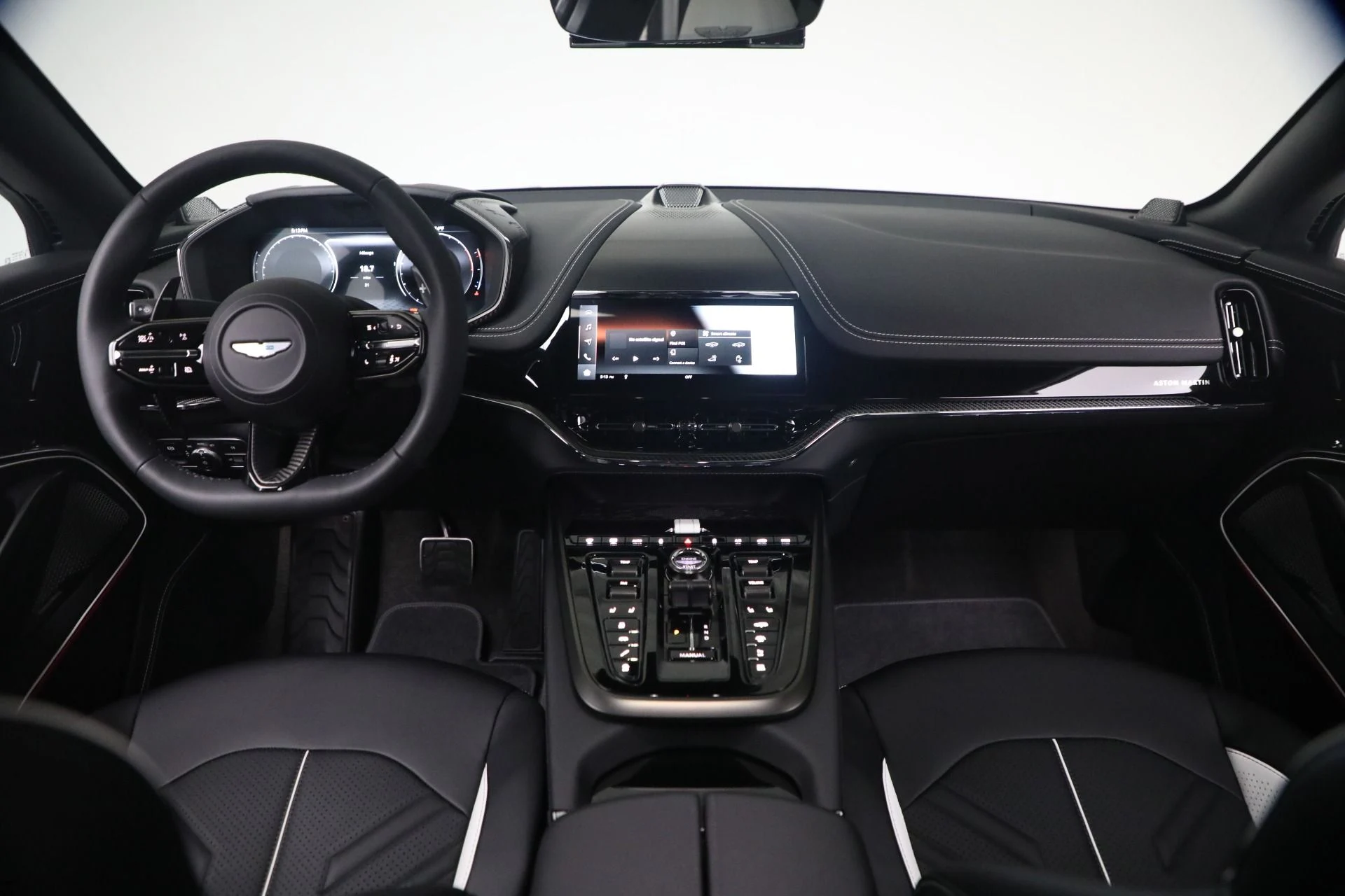 mph028_1881073063_New_2026_Aston_Martin_DBX_S_1779888036_b6ff51c68f