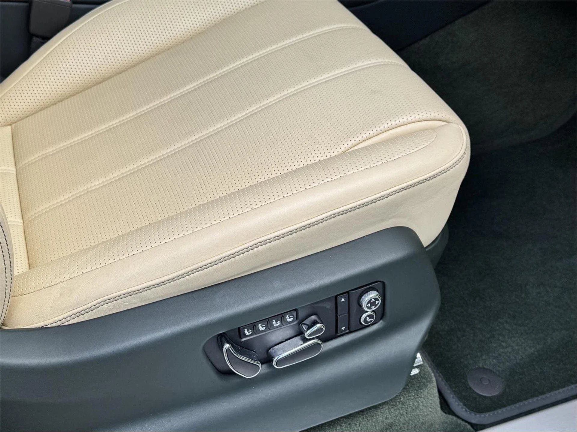 mph028_1886854552_aea7f0545028470a34c1d825dc4d671b_419064386b