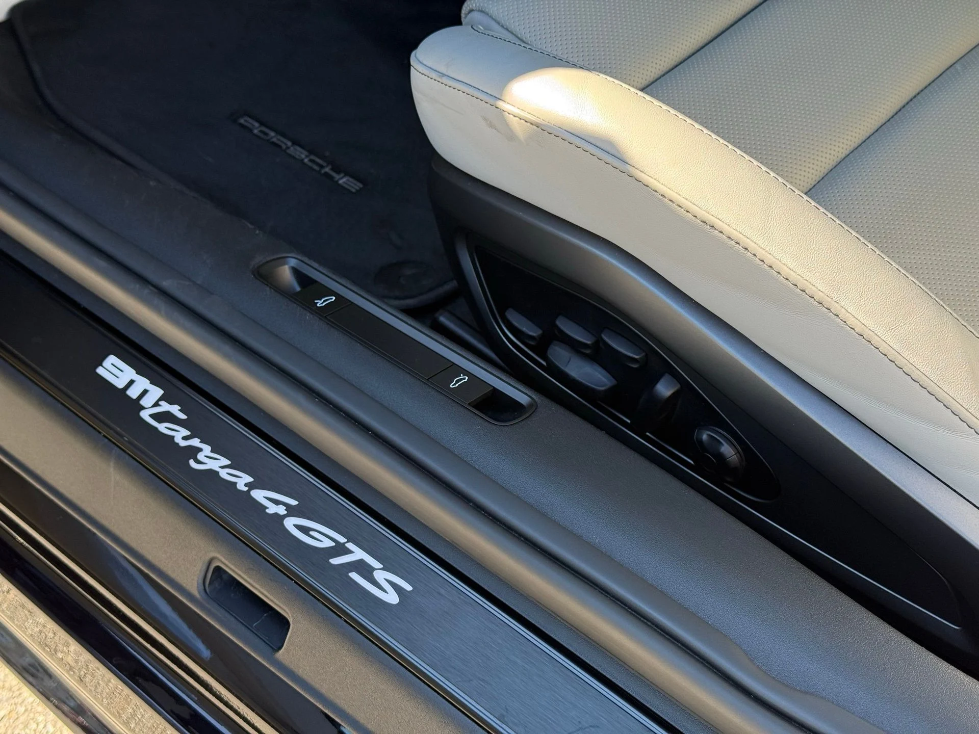 mph028_1886943205_9ae4024605d954e5146467524445d29b_10a6946413