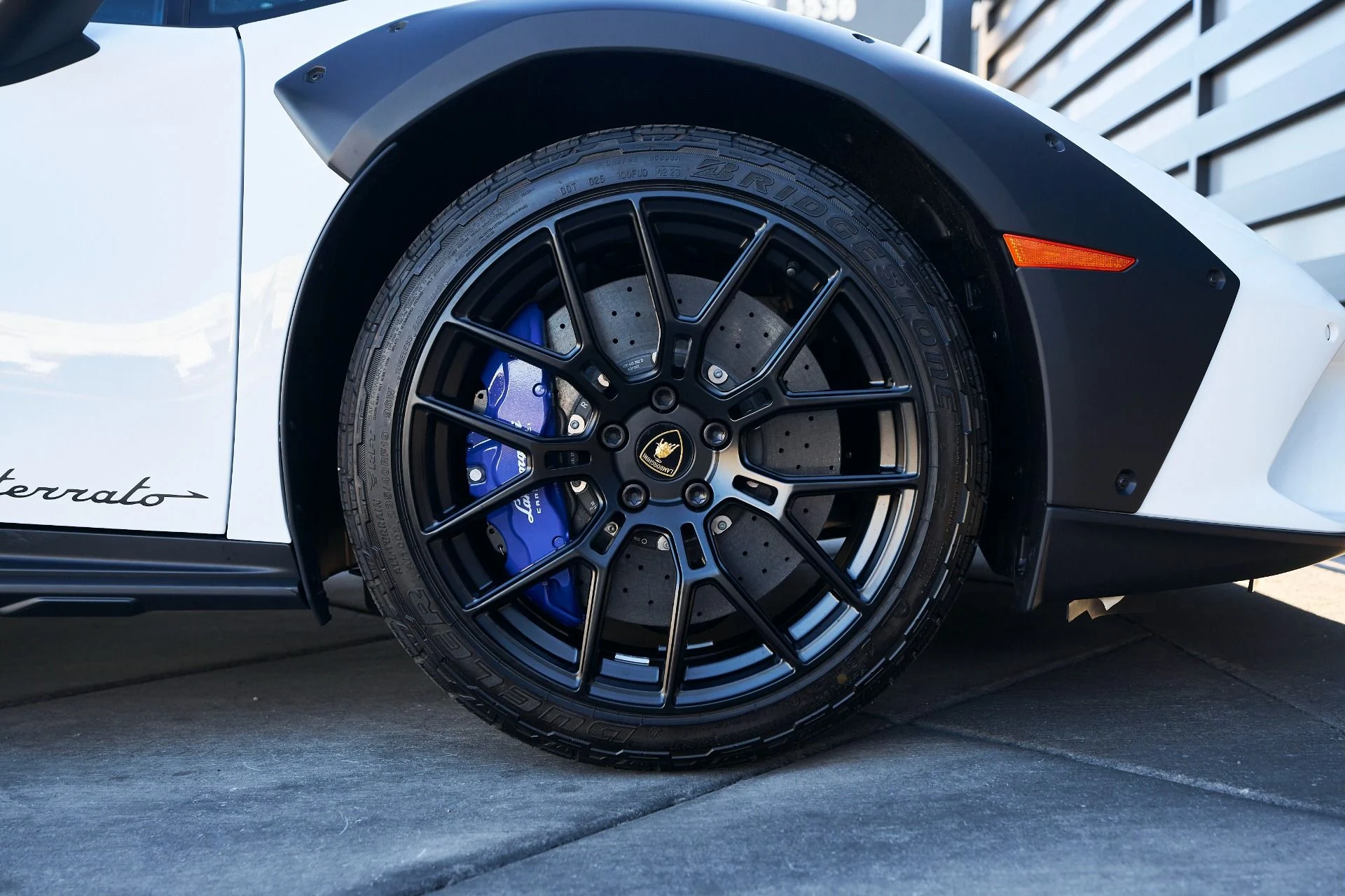 mph028_1889282468_Used_2024_Lamborghini_Huracan_Sterrato_Base_1761068421_86094281b0
