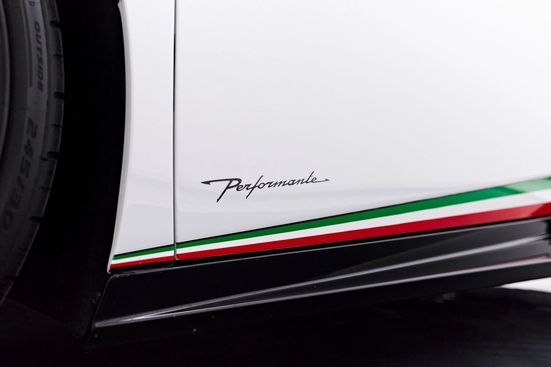 mph028_1894336301_Used_2018_Lamborghini_Huracan_Performante_1754074926_2e271400f1