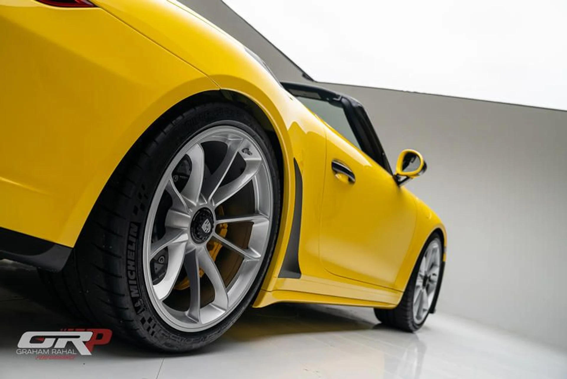 mph028_1895750773_E293456_D_A9_D0_48_CA_B5_C2_4_CECA_15_F8745_8093530410