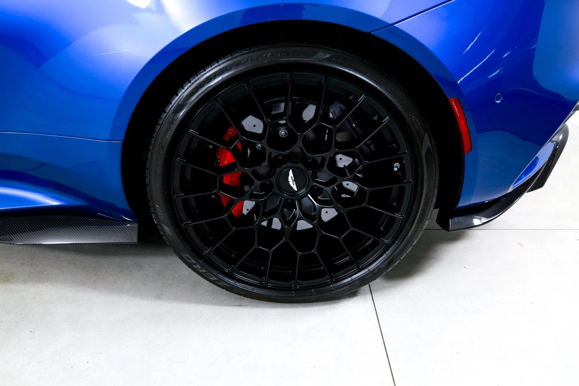 mph028_1905772248_Used_2023_Aston_Martin_DBS_Ultimate_1761053866_08c1e416ee