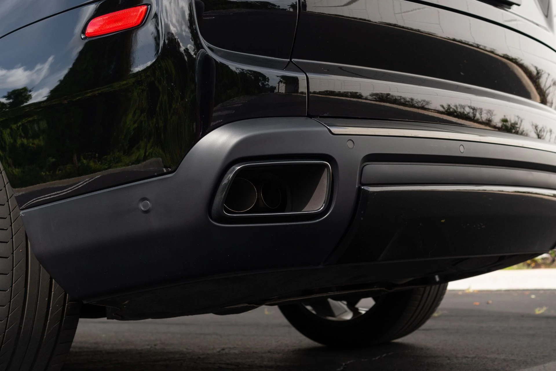 mph028_191397211_Used_2022_Rolls_Royce_Black_Badge_Cullinan_1776130970_a55763bb87