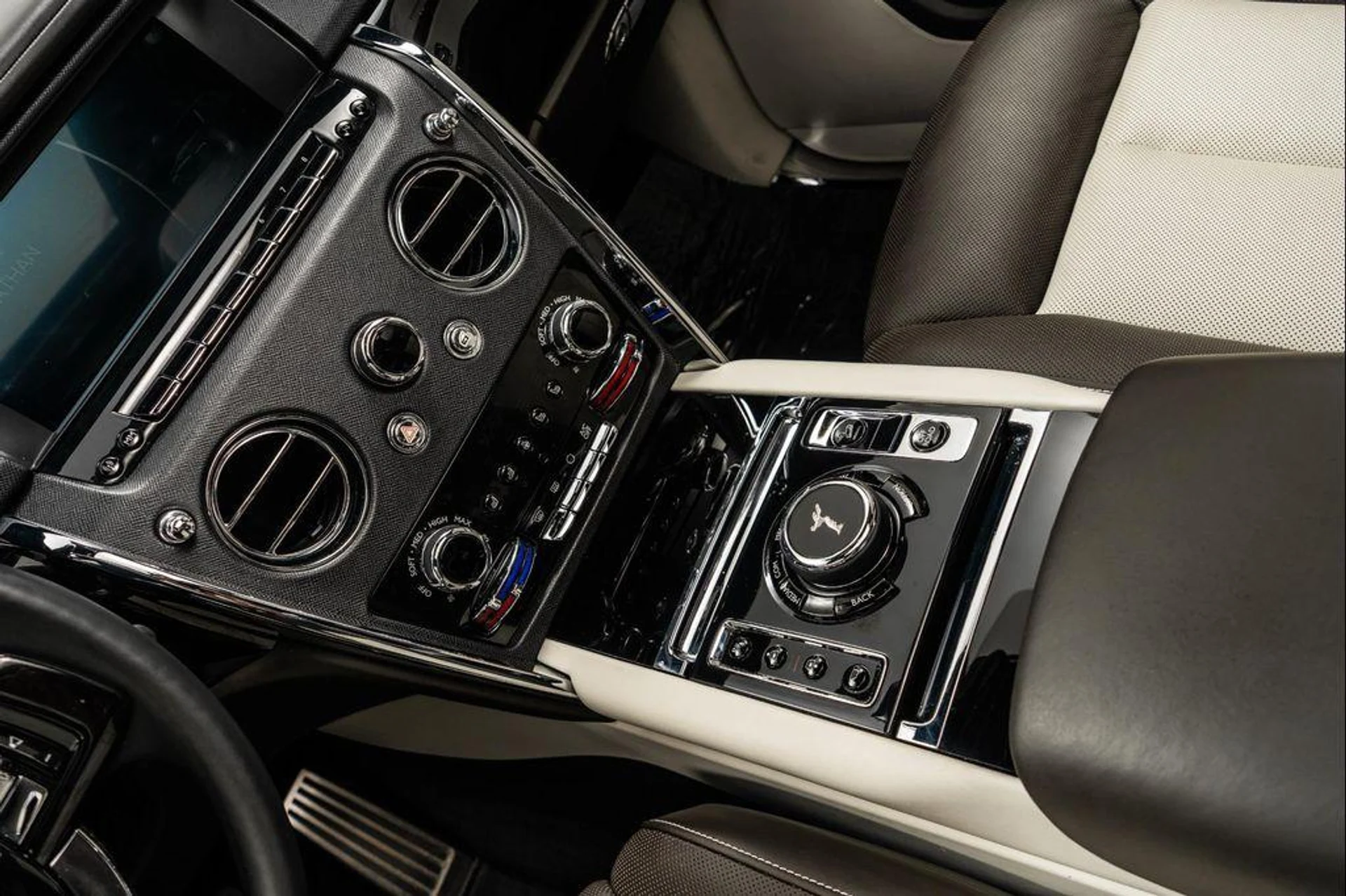 mph028_1914241862_Ya_D01_VVQ_Csyey_QHOY_8di7m9s_Kpw_a2ad7d0c01