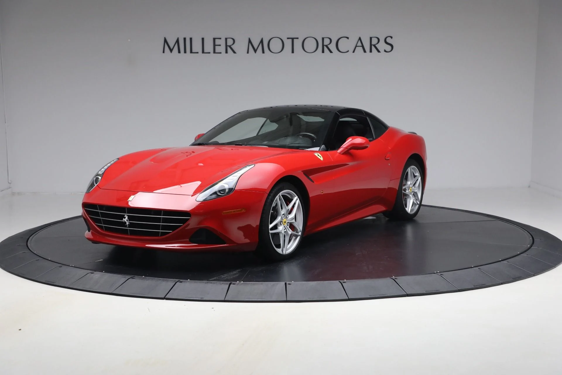 mph028_1928799871_Used_2017_Ferrari_California_T_1787347331_26e0de3a57