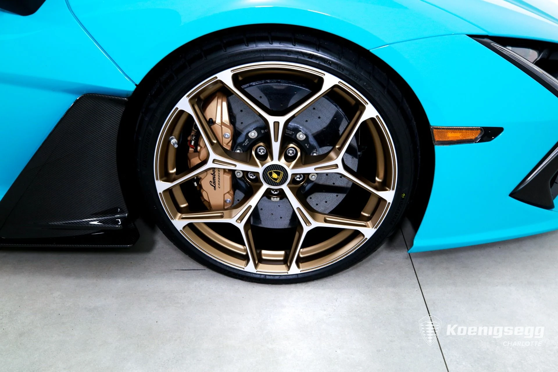 mph028_1929445294_Used_2025_Lamborghini_Revuelto_1783438439_d08535ffb9