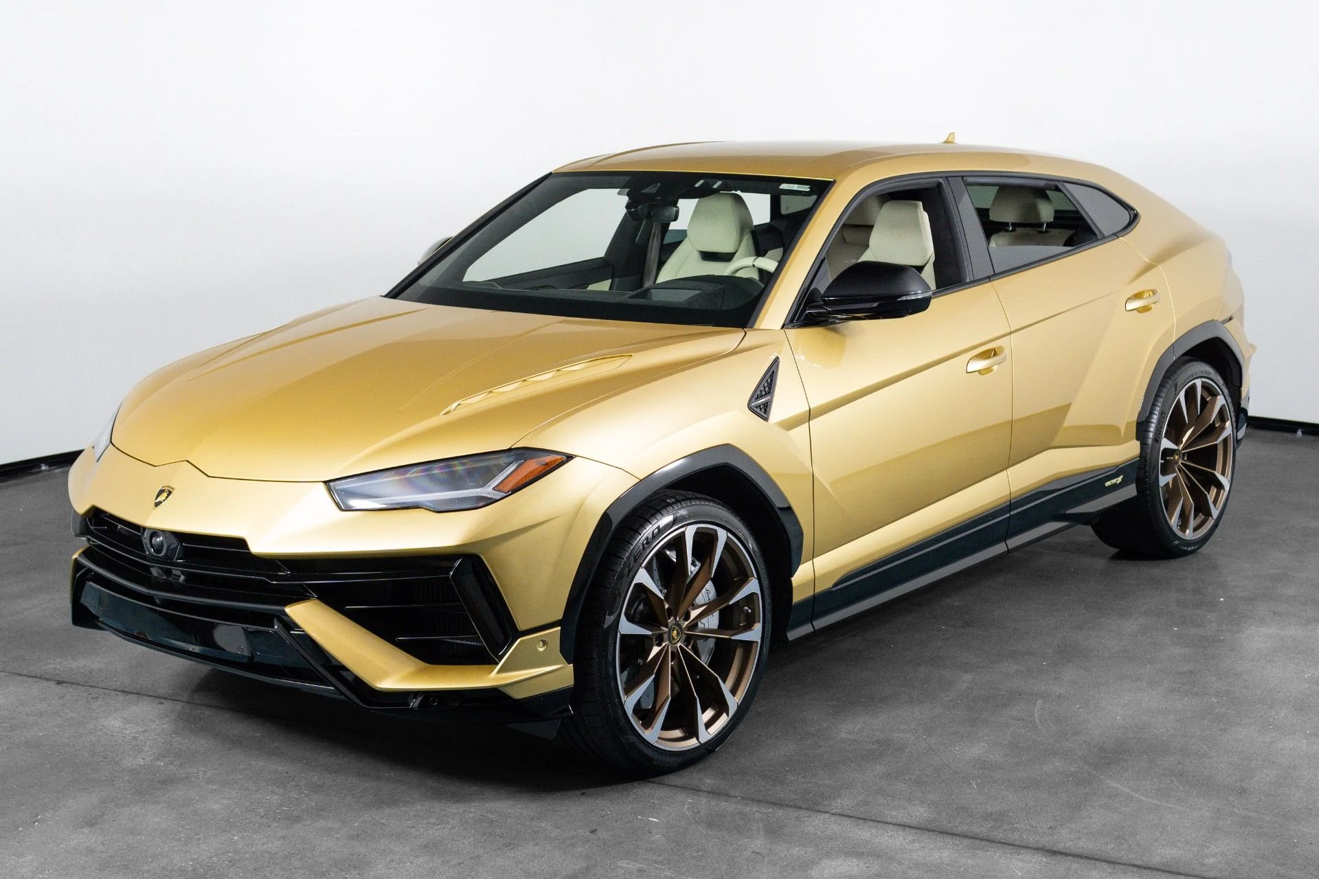 mph028_1938475331_Used_2023_Lamborghini_Urus_S_1781741186_3a6688f822