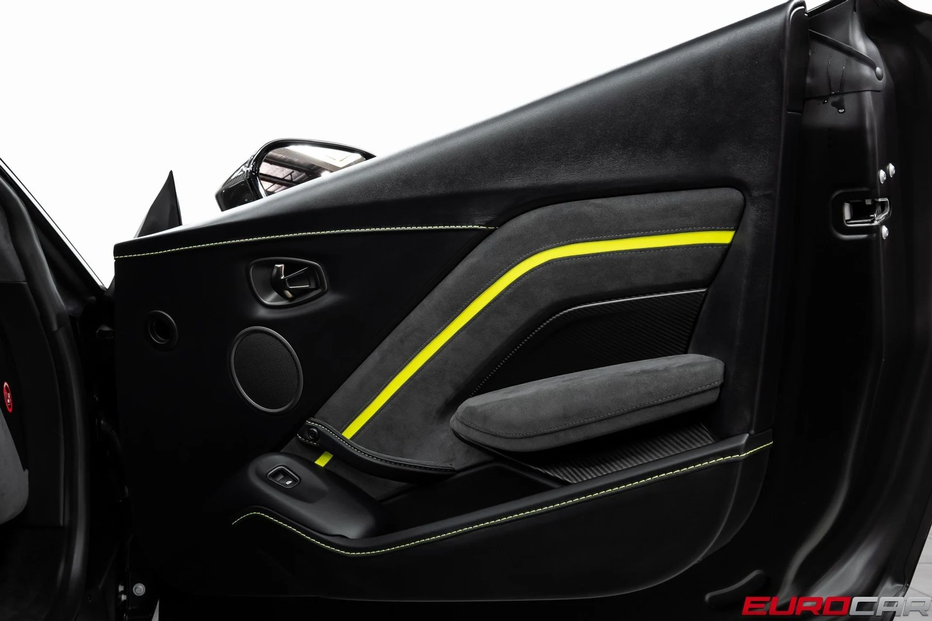 mph028_1939825969_image_29_5d59091148