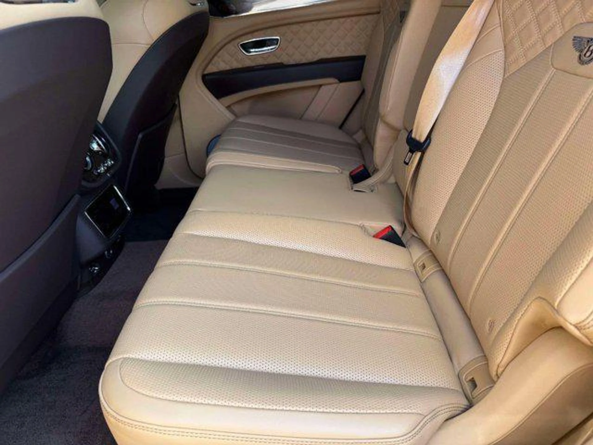 mph028_1944434813_Hb7t_U_Vd_HH_Fw1_Lz_Z_Yrj_Z_Nyy_H_1c_5d82be49ab