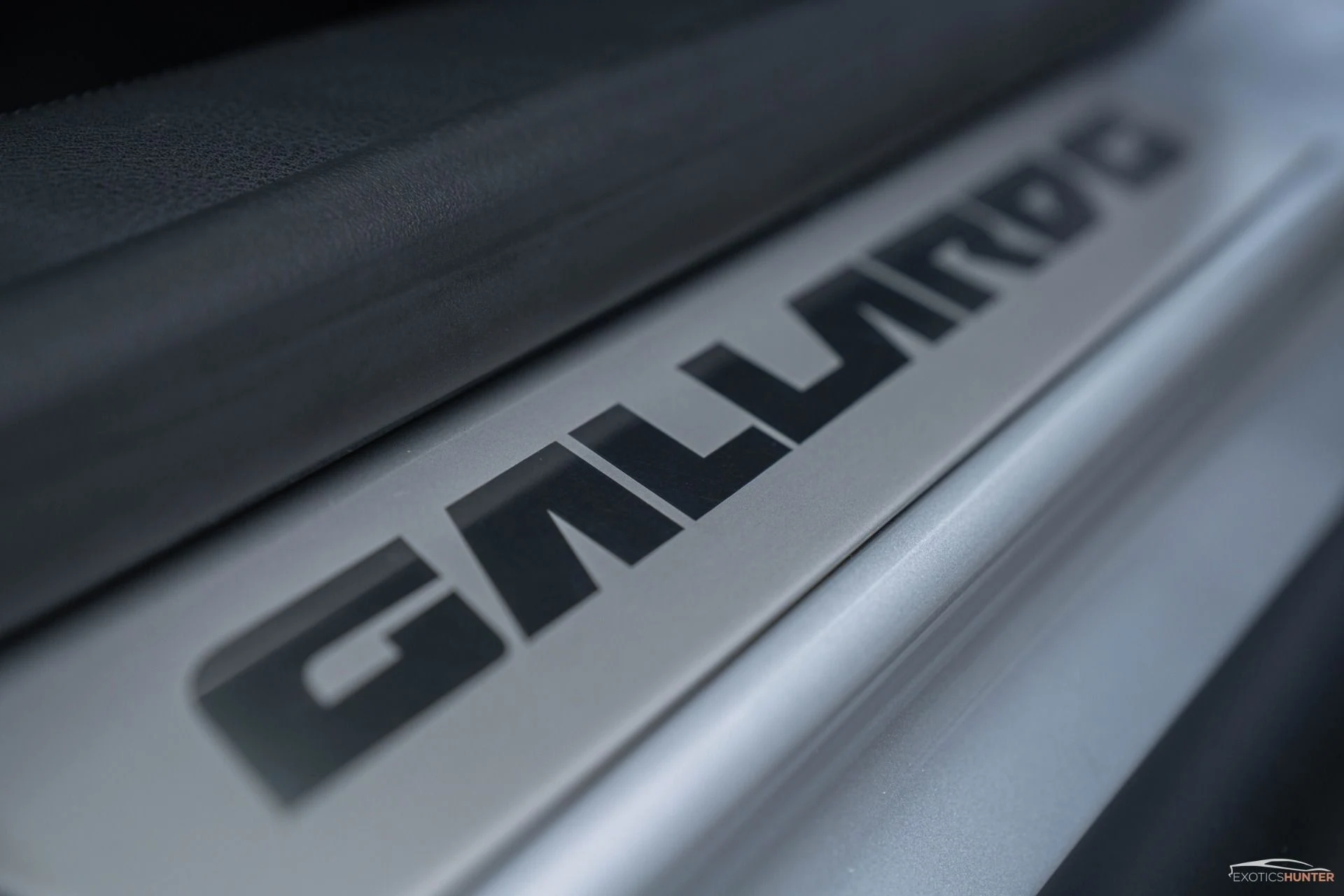 mph028_1946938272_Used_2010_Lamborghini_Gallardo_LP_560_4_in_Grigio_Telasso_w_Carbon_Ceramic_Brakes_1762876983_eb04b32269