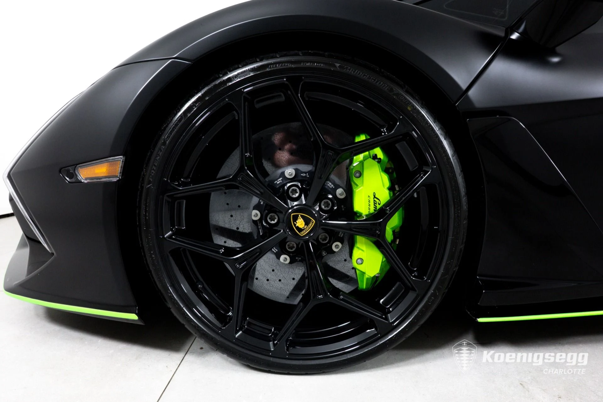 mph028_1949991593_Used_2024_Lamborghini_Revuelto_1783439942_55549213ed