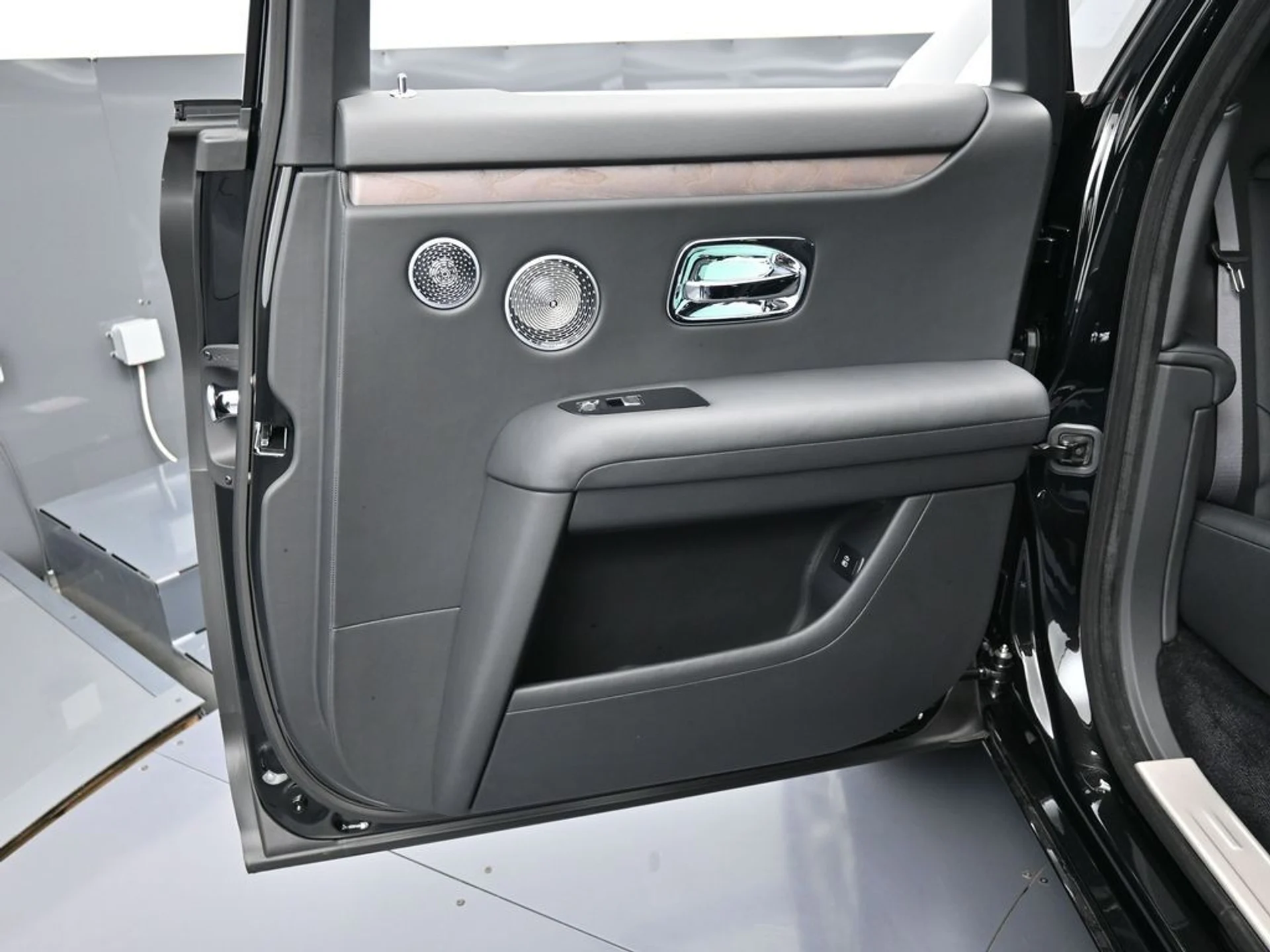 mph028_1951121489_e378b517a5b81192300ff813b445f289_7c371b0b50