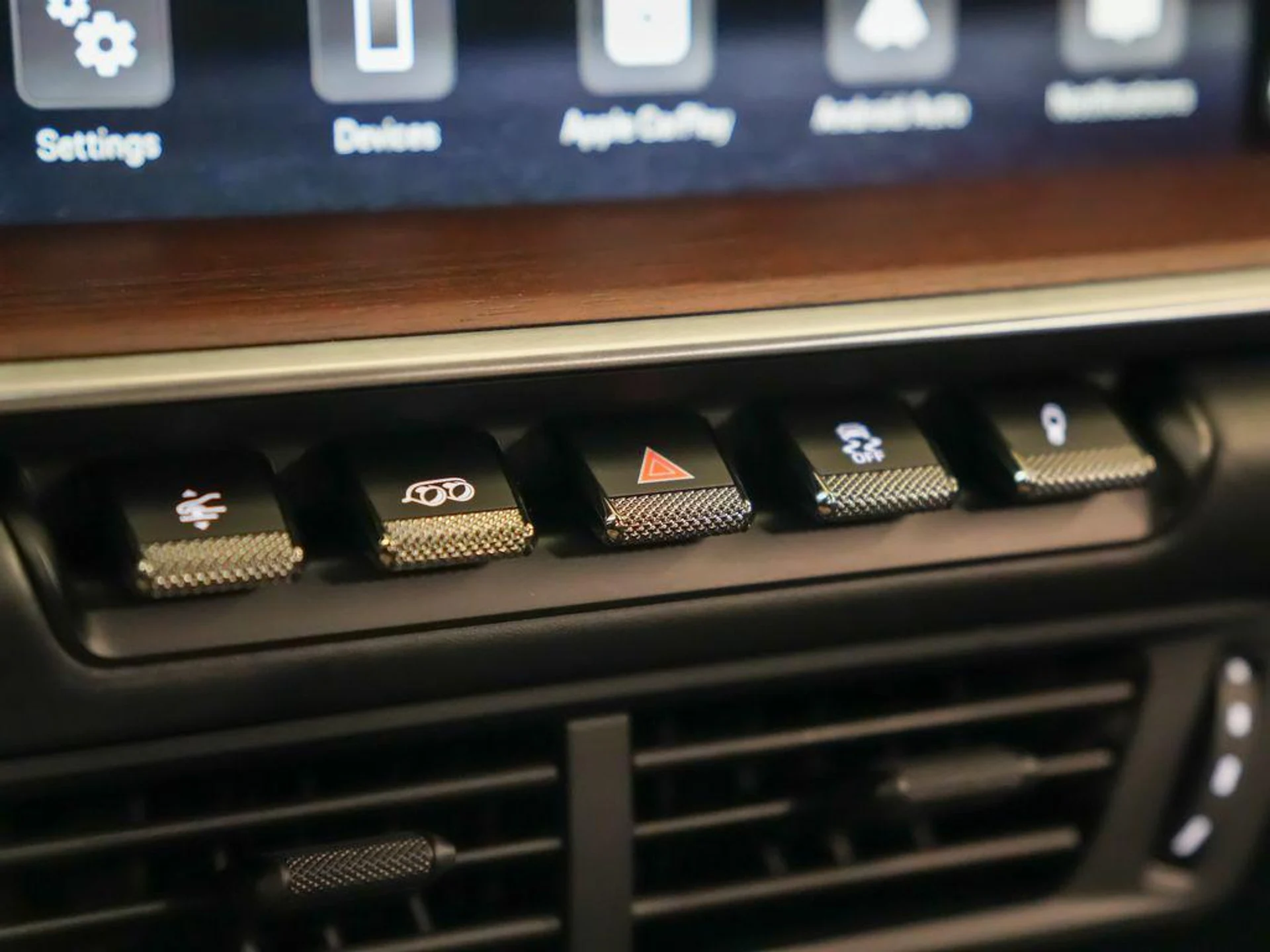 mph028_1951271859_wy_G_Fi_M_Xuvj_A4m1_Sl_QMEU_Bxz_AE_a352e40296