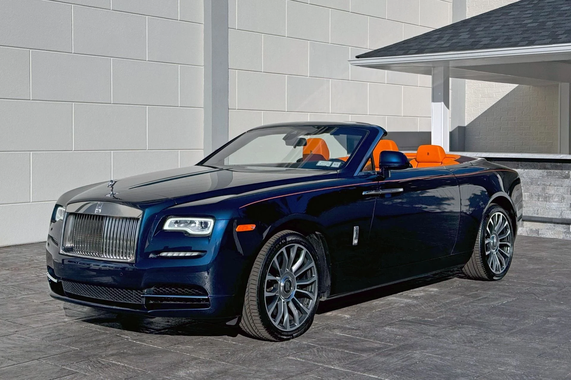 mph028_1960480884_Used_2019_Rolls_Royce_Dawn_1739202187_8496464399