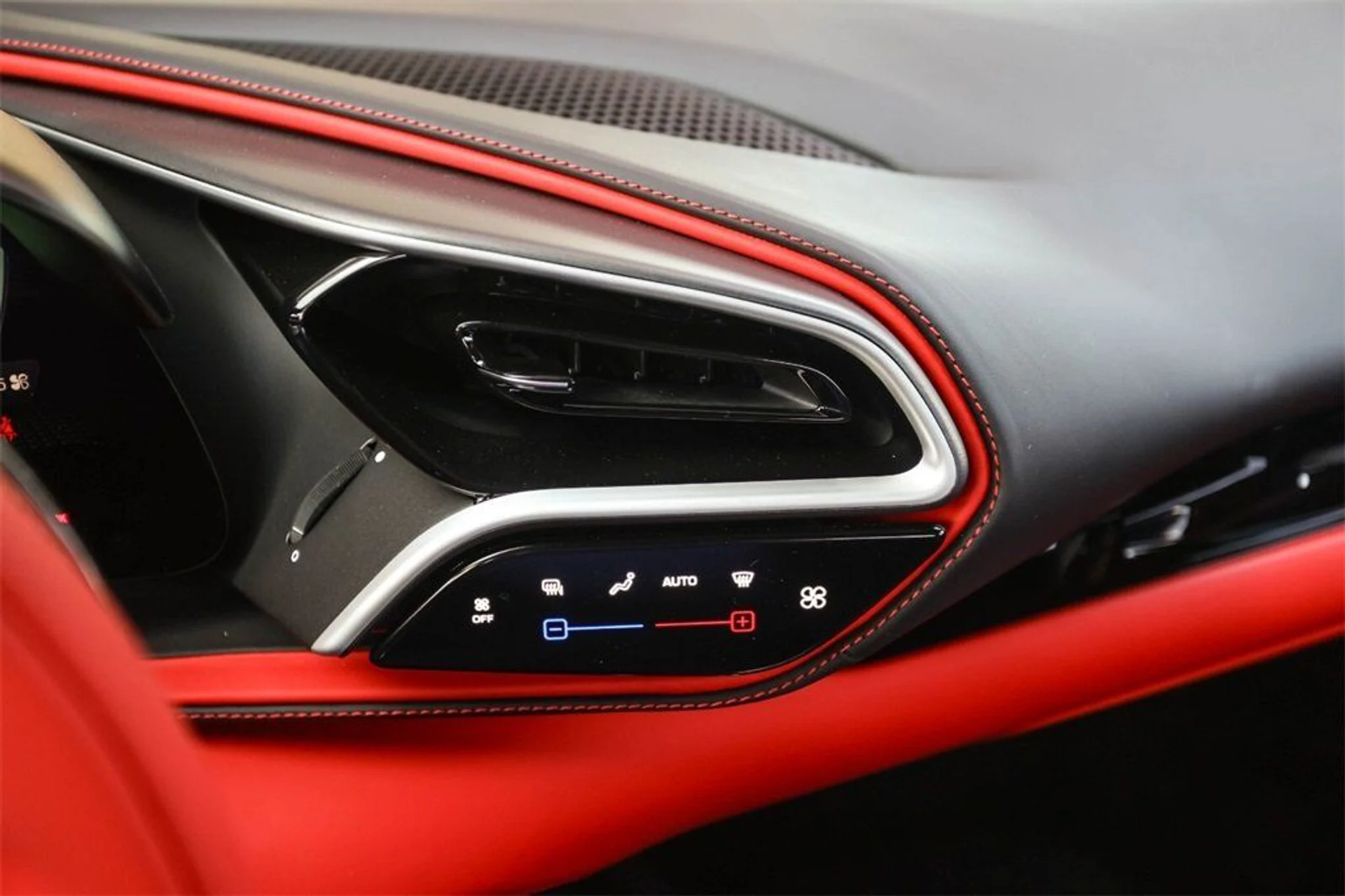 mph028_1961899937_c3c446382ef40e43609643f75536508a_7f4683ab92