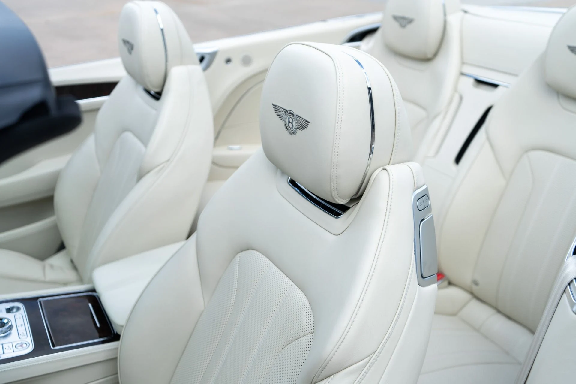 mph028_1969921853_Used_2022_Bentley_Continental_GTC_V8_1789509721_d79eec8ce2