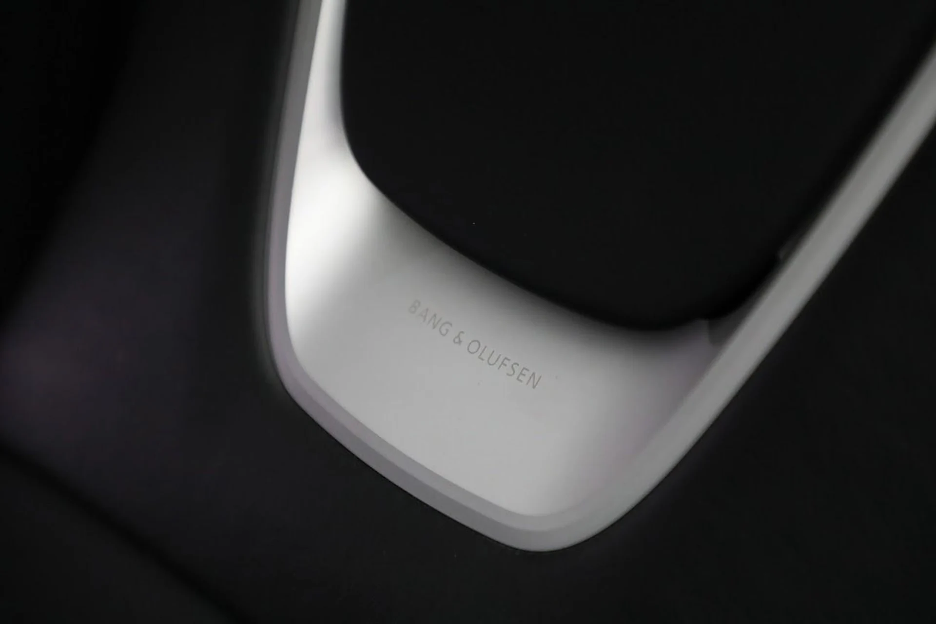 mph028_1970903100_Used_2020_Aston_Martin_DB_11_Volante_Convertible_1682724491_e2b2474b27