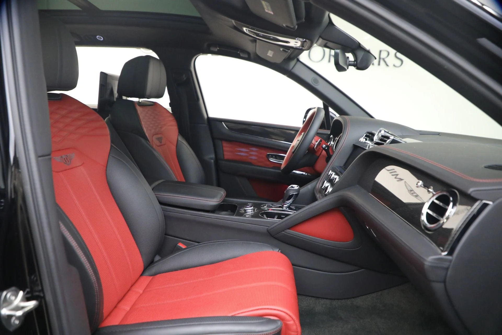 mph028_1976324805_Used_2023_Bentley_Bentayga_EWB_Azure_V8_First_Edition_1772501687_abe73a135c