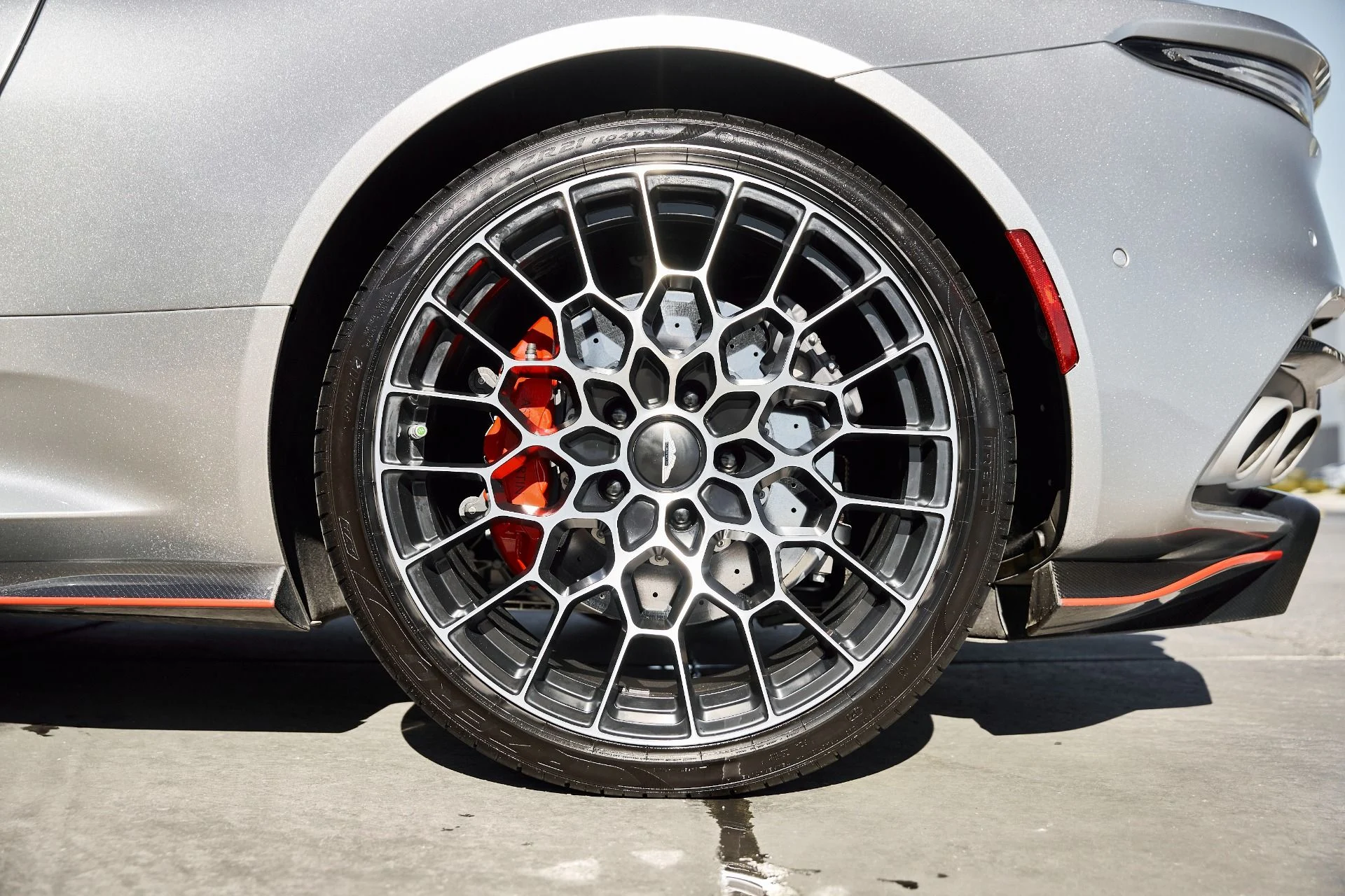 mph028_1979565841_Used_2023_Aston_Martin_DBS_Volante_1768876951_36d925e8d7