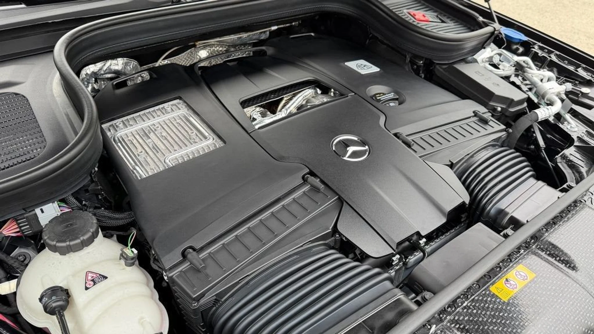 mph028_1991396887_260f3112ba174bb5bec74afbef2a2bea_b903e74152