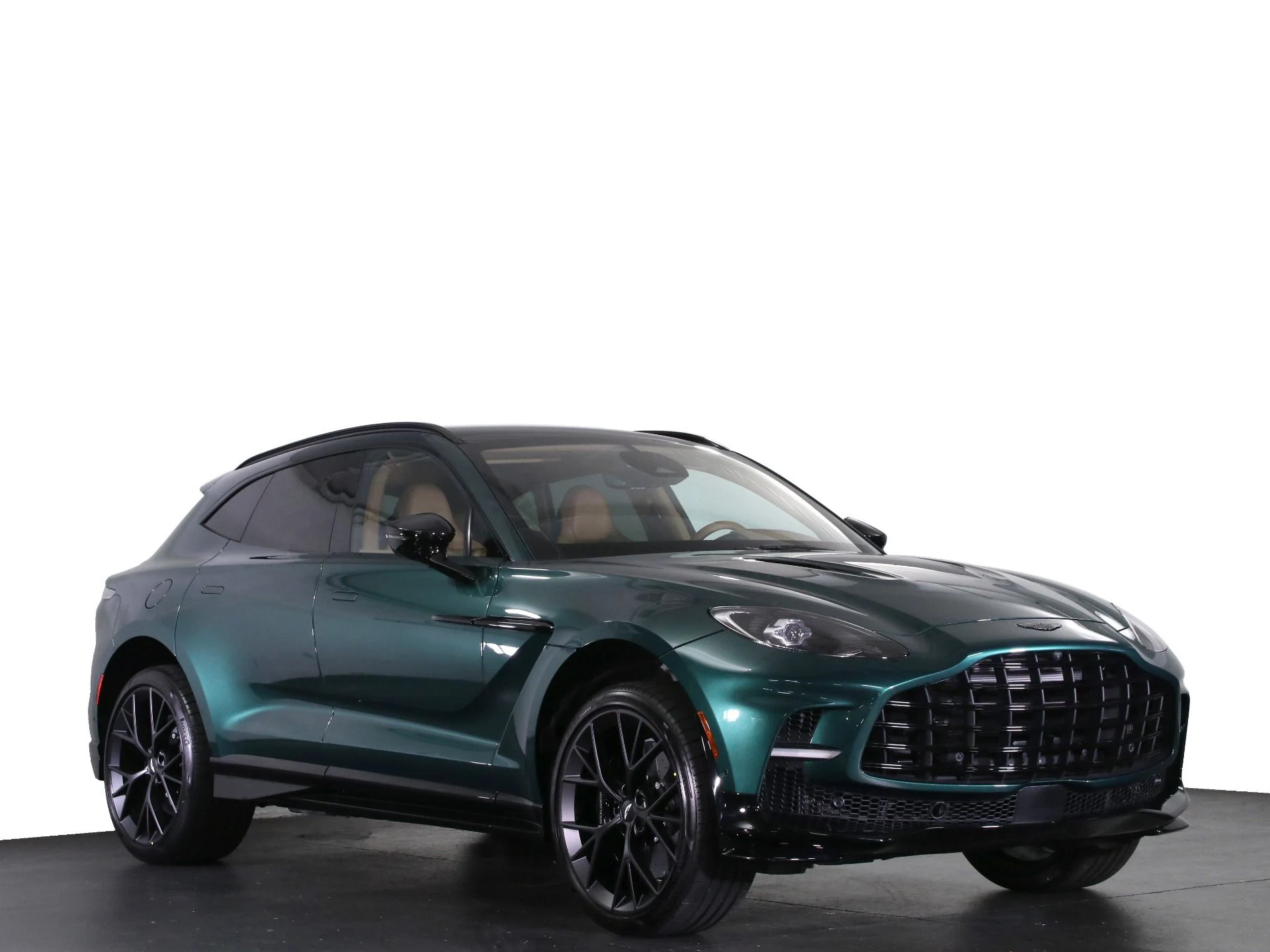 mph028_2002825181_New_2025_Aston_Martin_DBX_707_1758482676_d7b74ed5e3