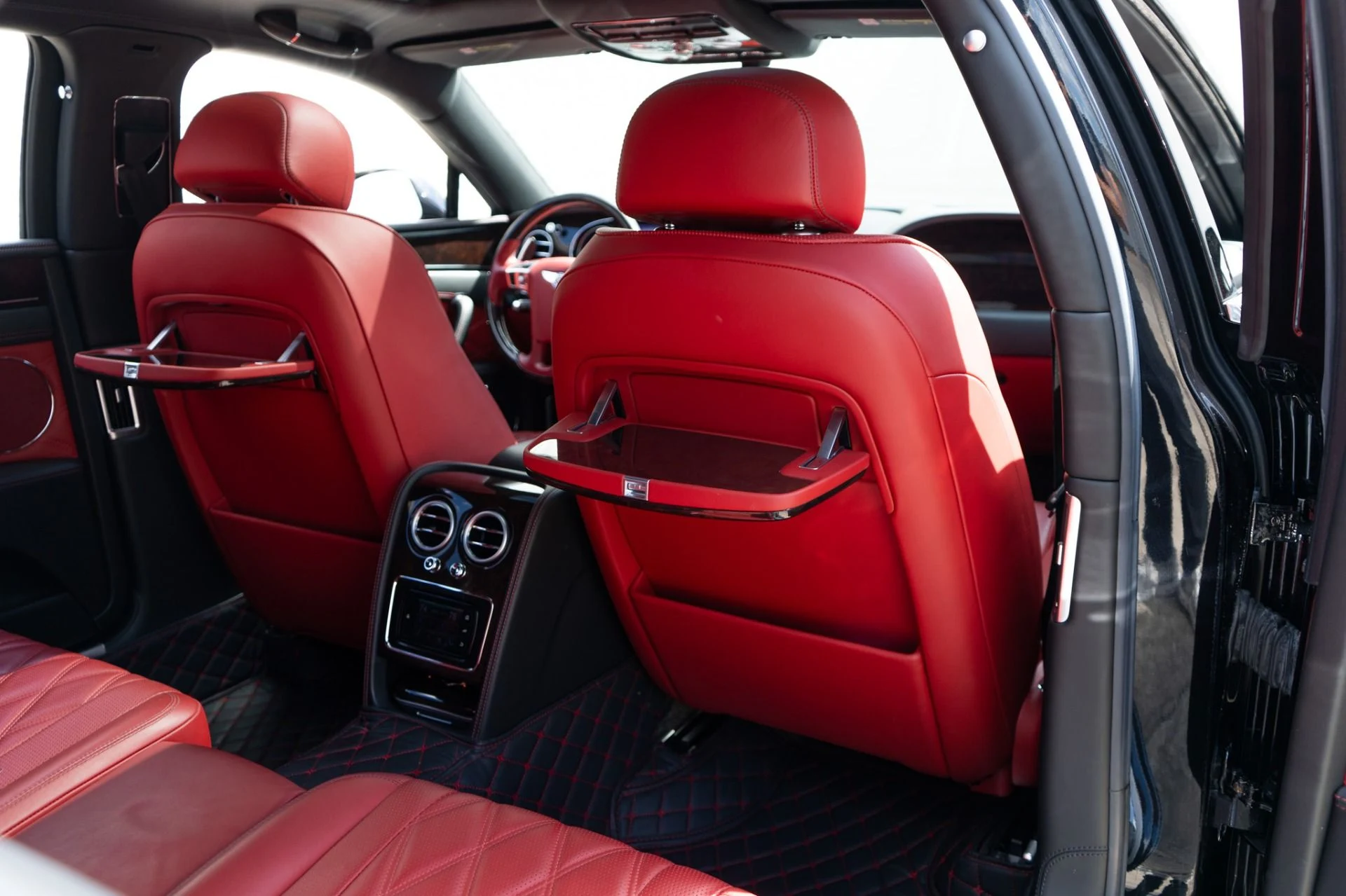 mph028_2006175026_Used_2016_Bentley_Flying_Spur_W12_1760989629_4c7f5fa5ee