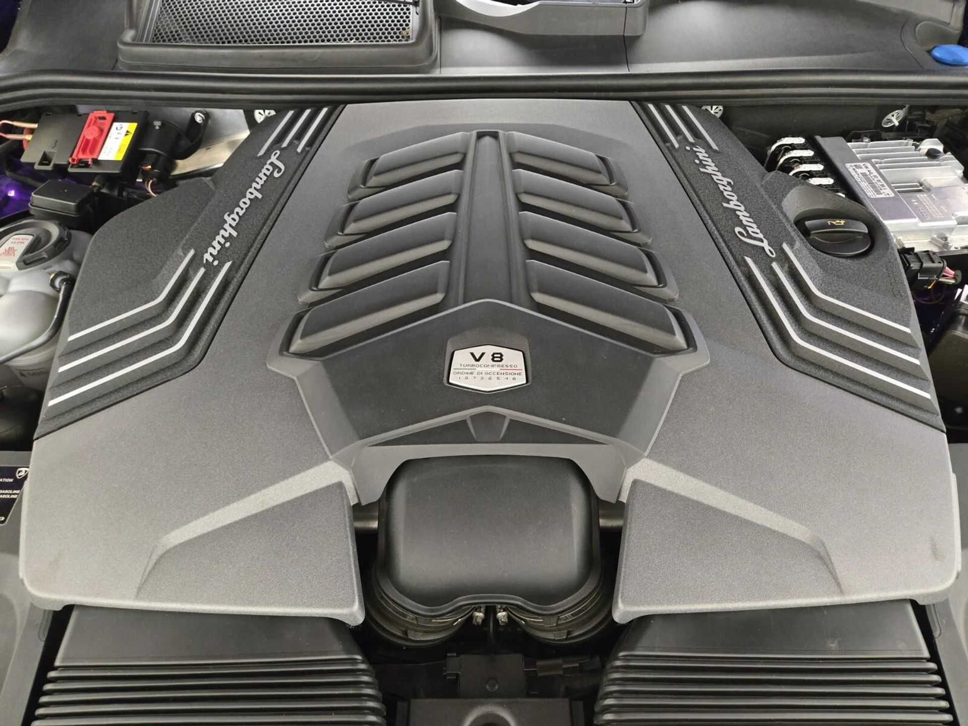 mph028_2013264828_Used_2022_Lamborghini_Urus_1760597924_d70989d4e9