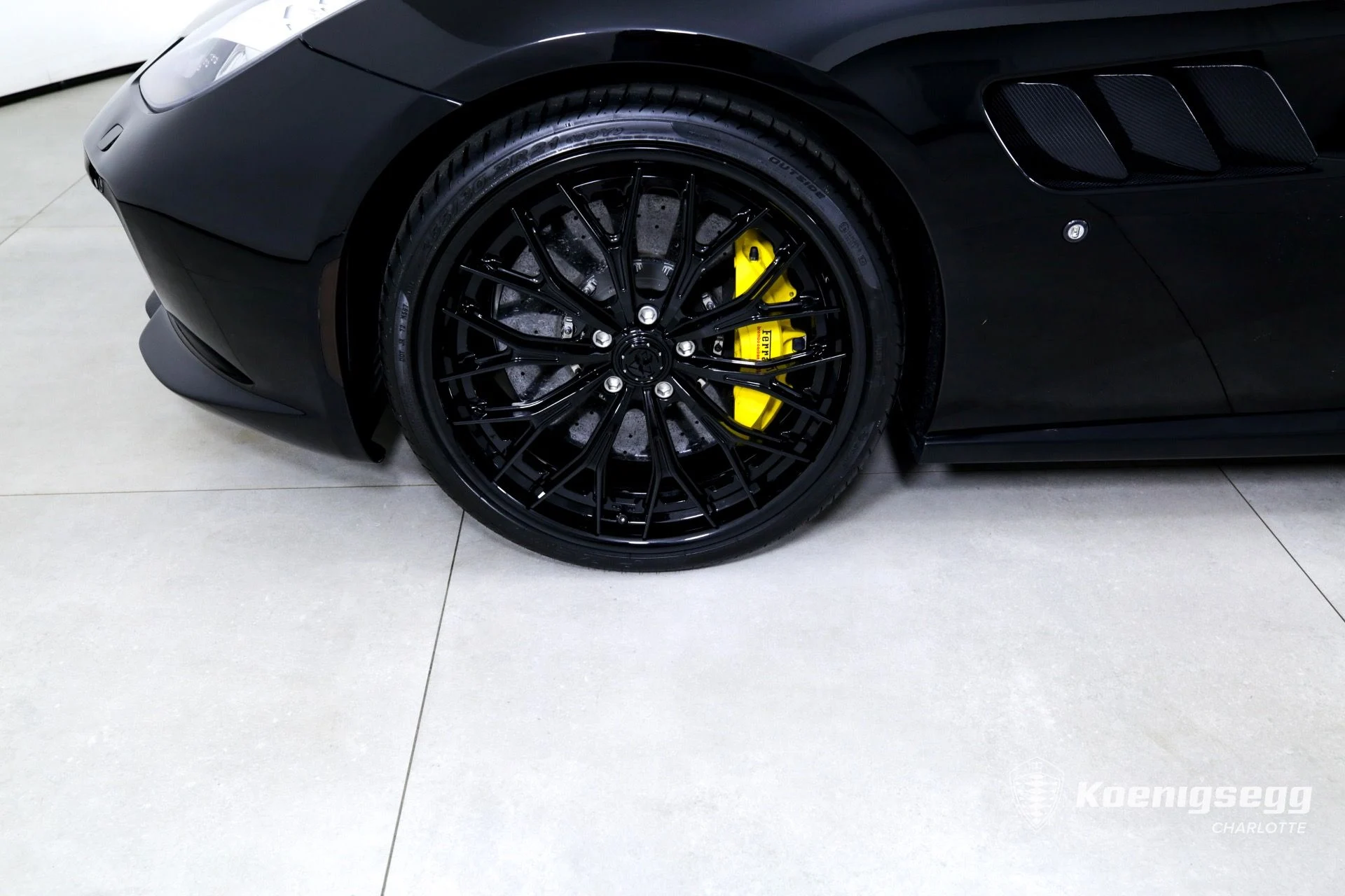 mph028_2020193128_Used_2018_Ferrari_GTC_4_Lusso_T_1761056109_b30c2c257c