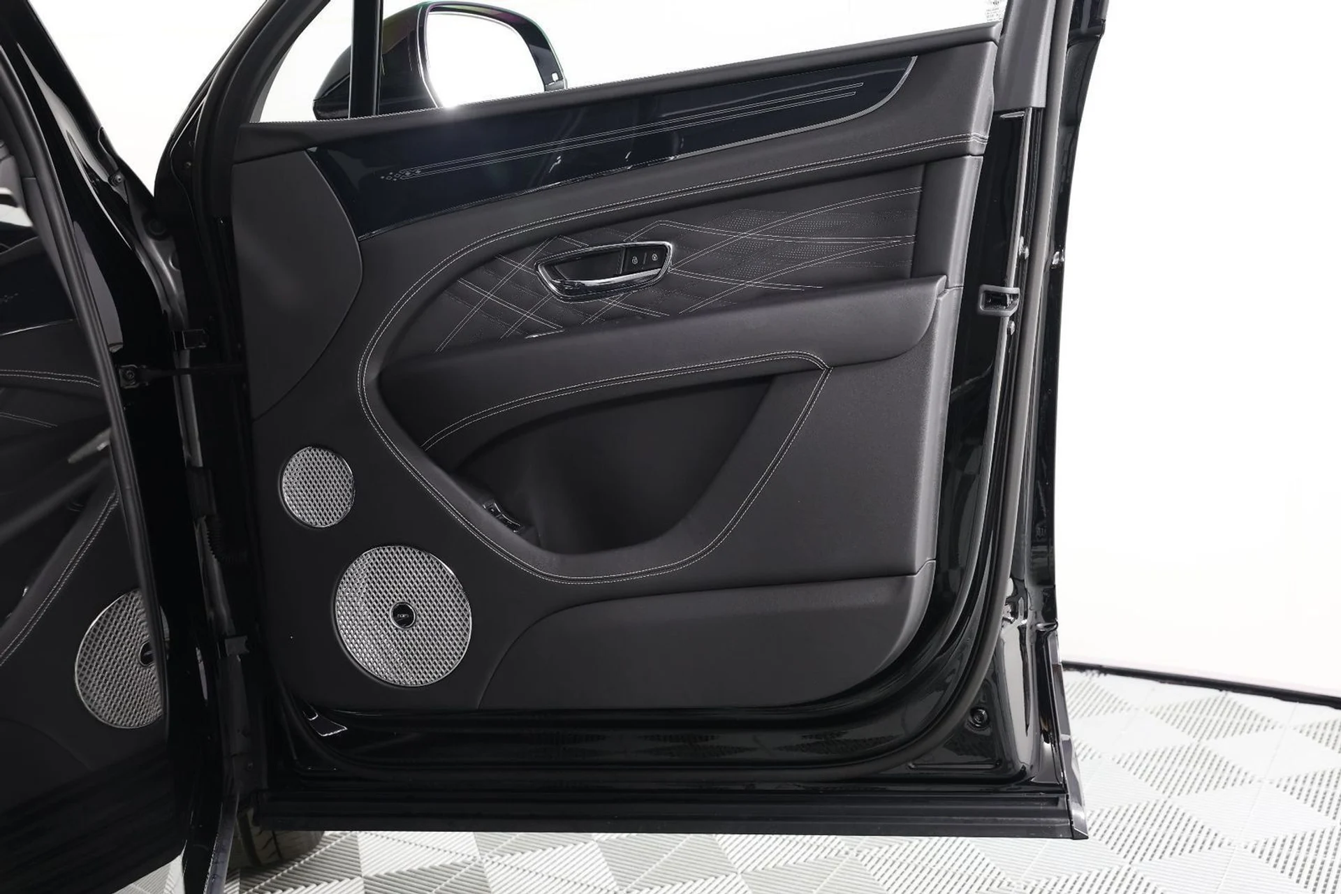 mph028_2022078047_70821eb47f95a33187f0693356121921_1601f8035d