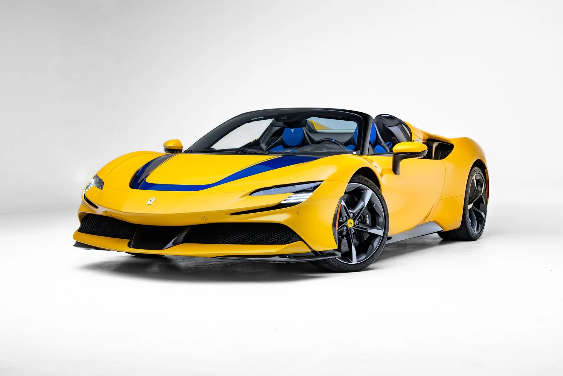 mph028_2027635026_Used_2023_Ferrari_SF_90_Spider_1773351292_85621913ca