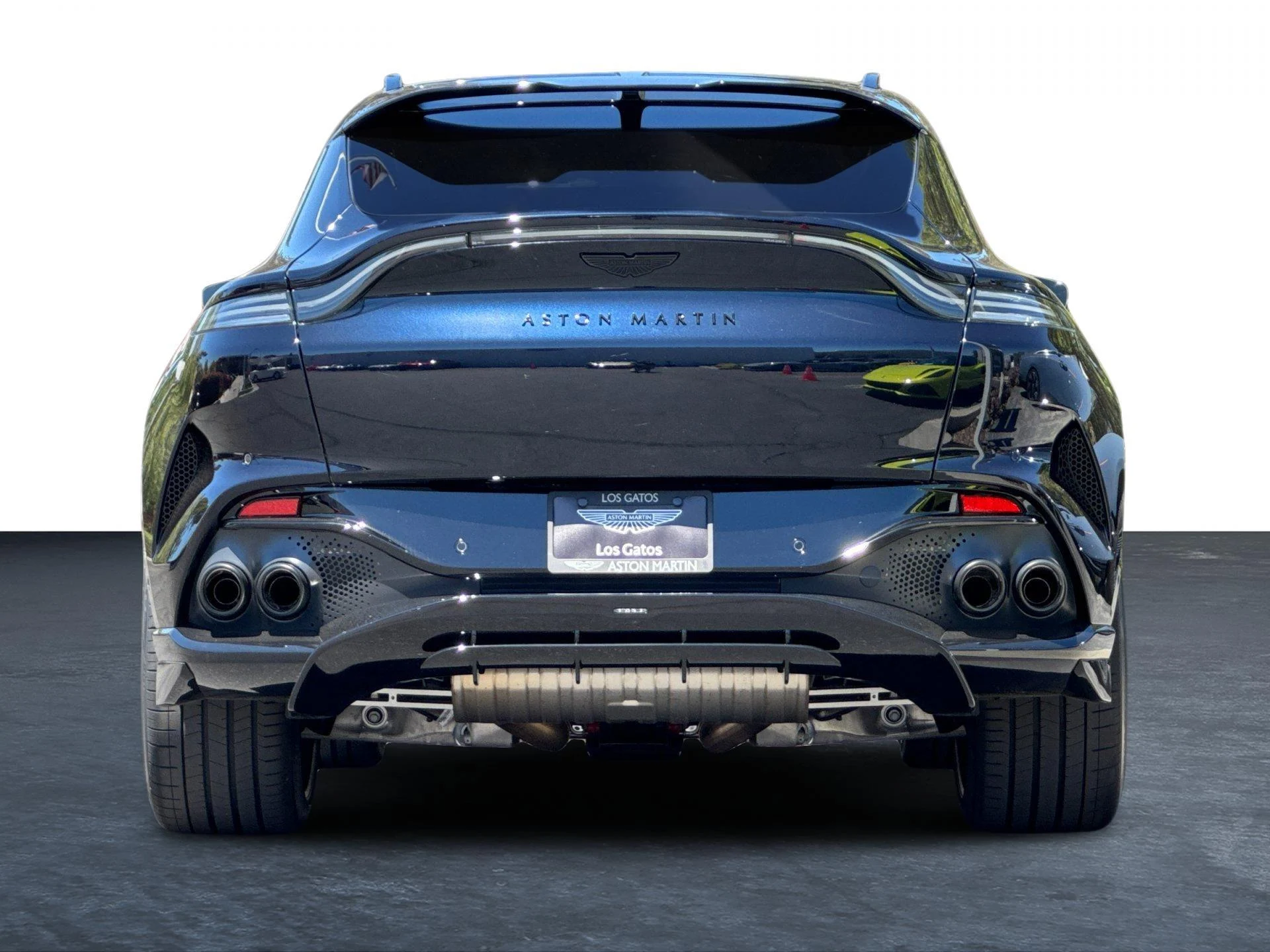 mph028_2028030660_New_2025_Aston_Martin_DBX_707_1754468424_87242545c7