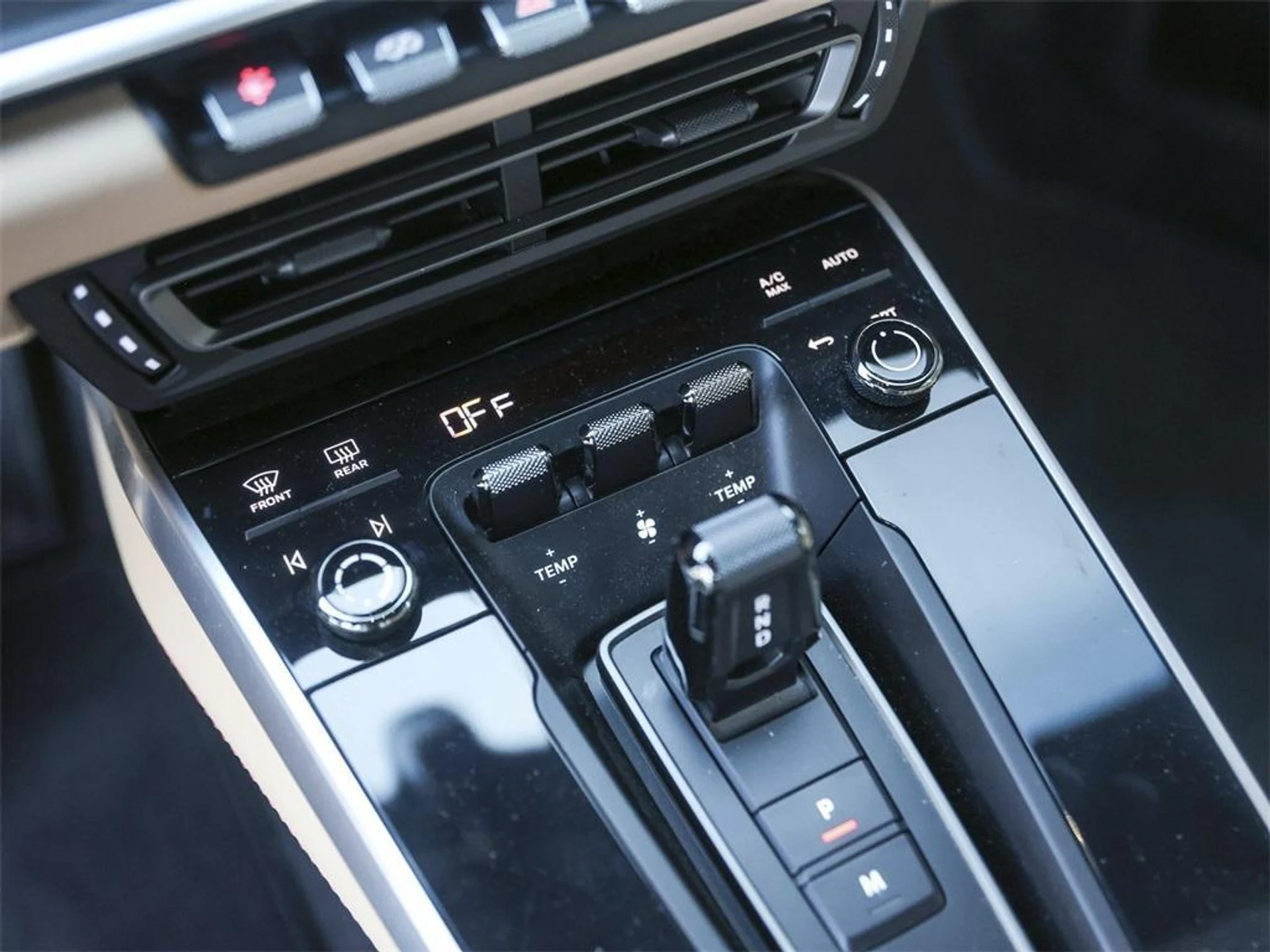 mph028_2030260030_YV_8j_Tu1_Vtv_R0n268_X1pct_RZ_Wp_OI_8fe2046161