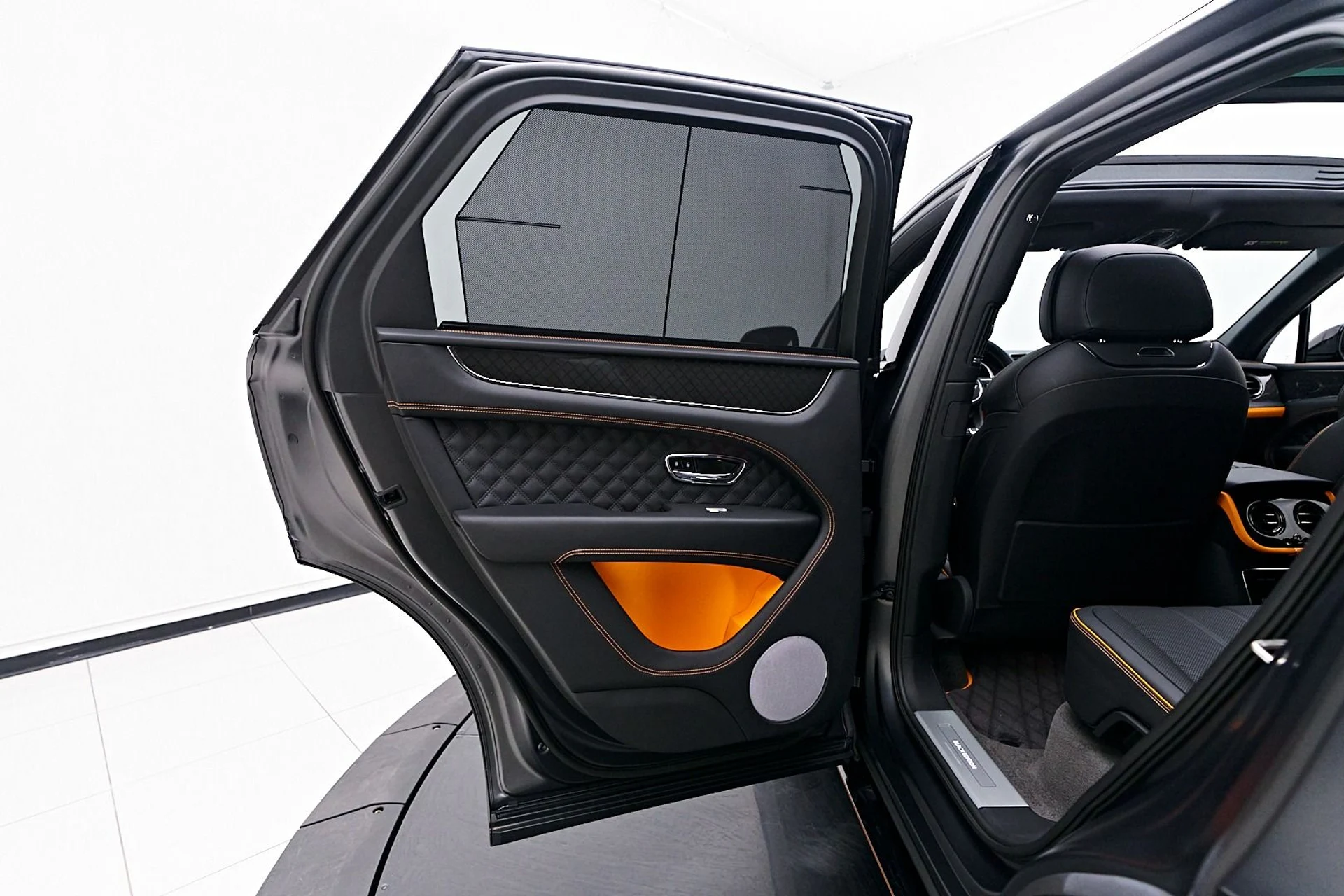 mph028_2032501116_Used_2025_Bentley_Bentayga_S_Black_Edition_1738363048_5e1d32d7a2